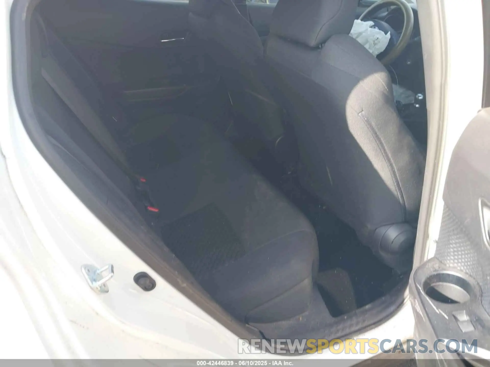 8 Photograph of a damaged car NMTKHMBXXMR131392 TOYOTA C-HR 2021