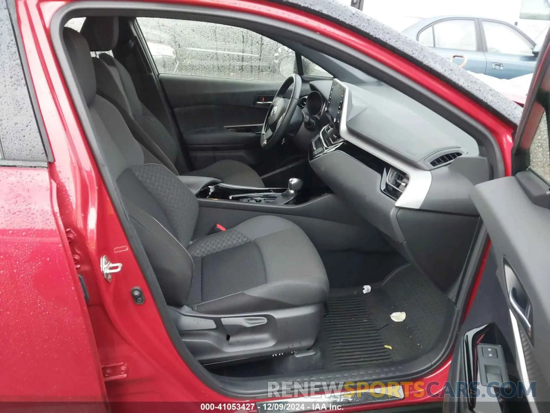 5 Photograph of a damaged car JTNKHMBX2N1136243 TOYOTA C-HR 2022