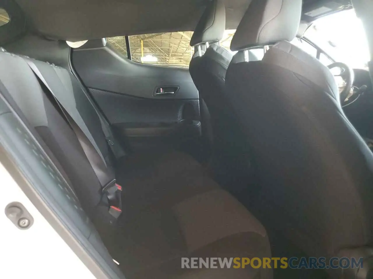 10 Photograph of a damaged car JTNKHMBX3N1129656 TOYOTA C-HR 2022