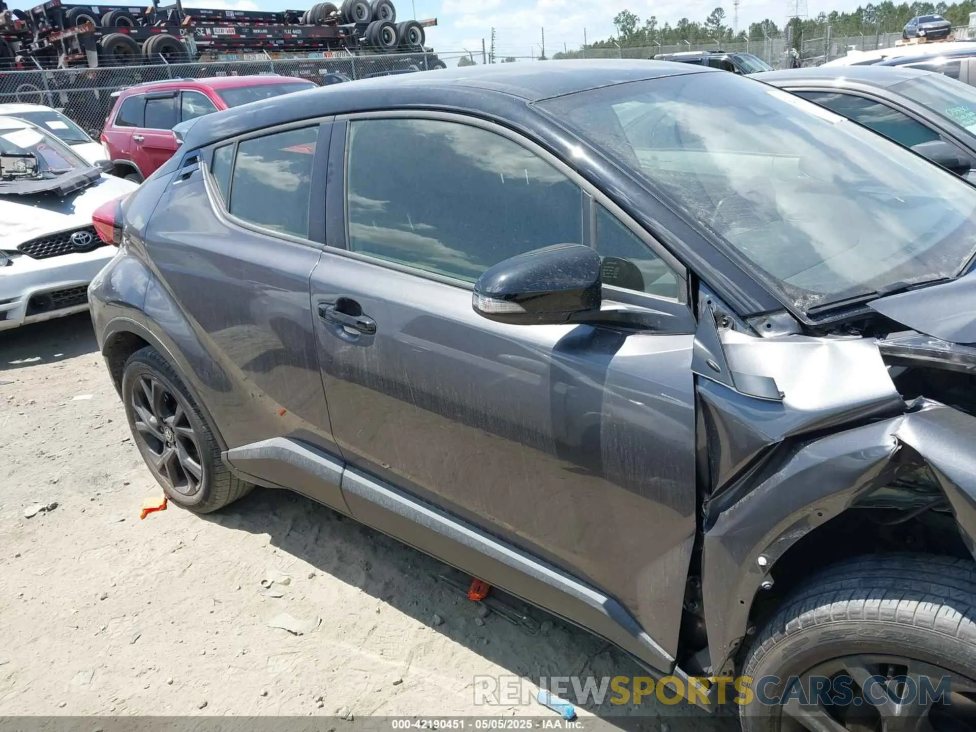 13 Photograph of a damaged car JTNKHMBX6N1135872 TOYOTA C-HR 2022