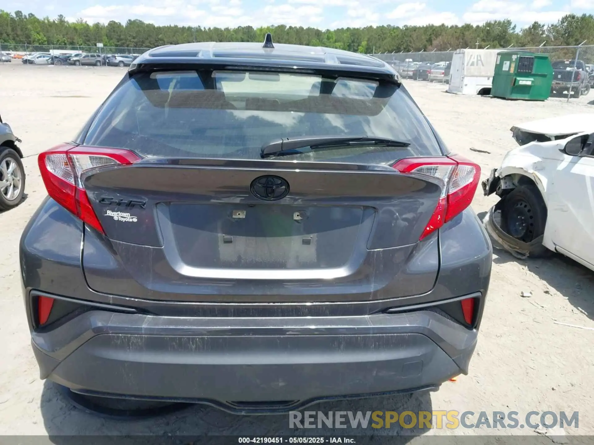 16 Photograph of a damaged car JTNKHMBX6N1135872 TOYOTA C-HR 2022