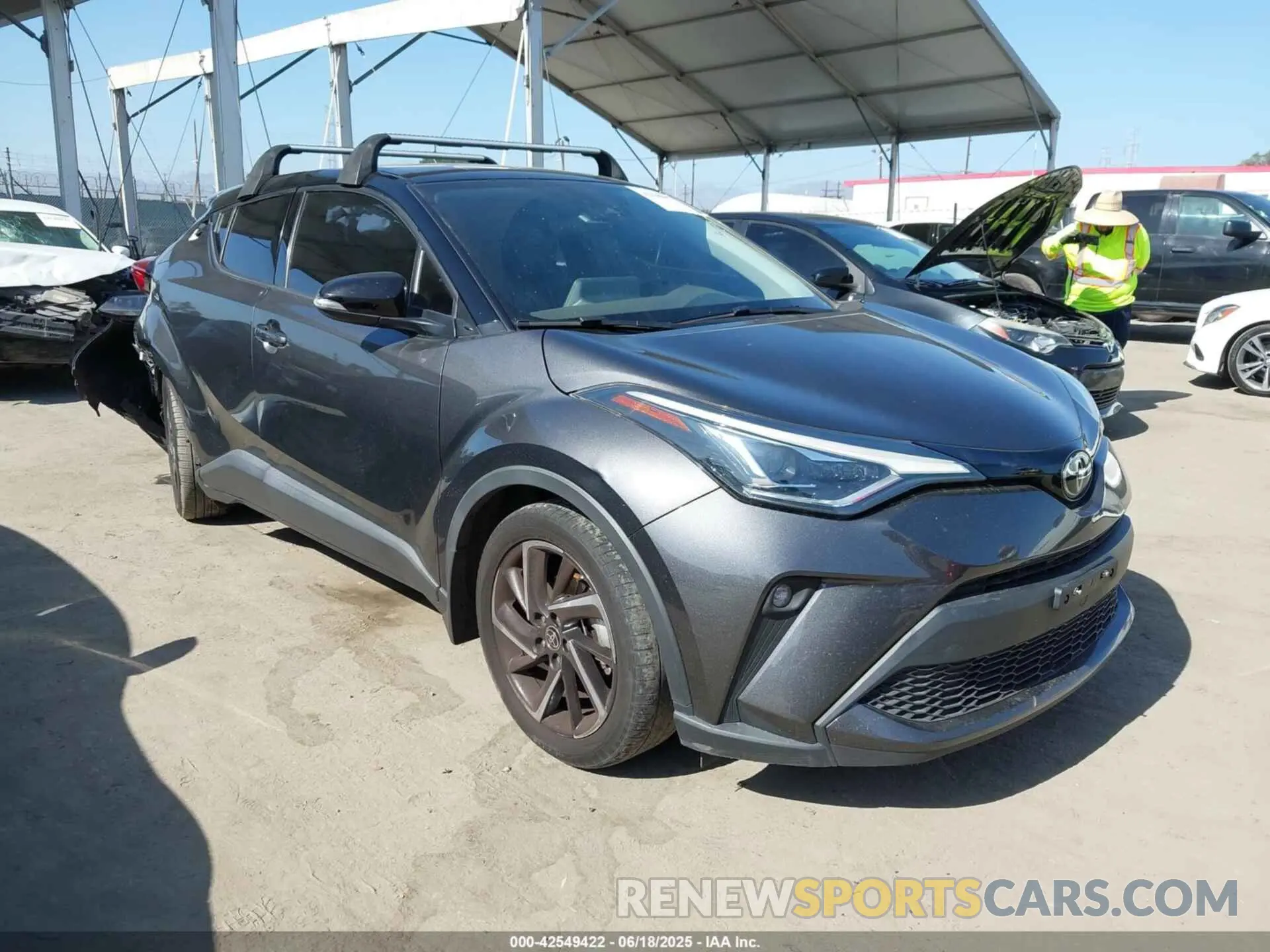 1 Photograph of a damaged car NMTKHMBX0NR142838 TOYOTA C-HR 2022