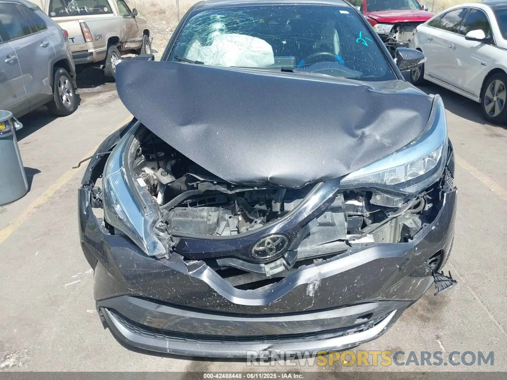 11 Photograph of a damaged car NMTKHMBX0NR146906 TOYOTA C-HR 2022