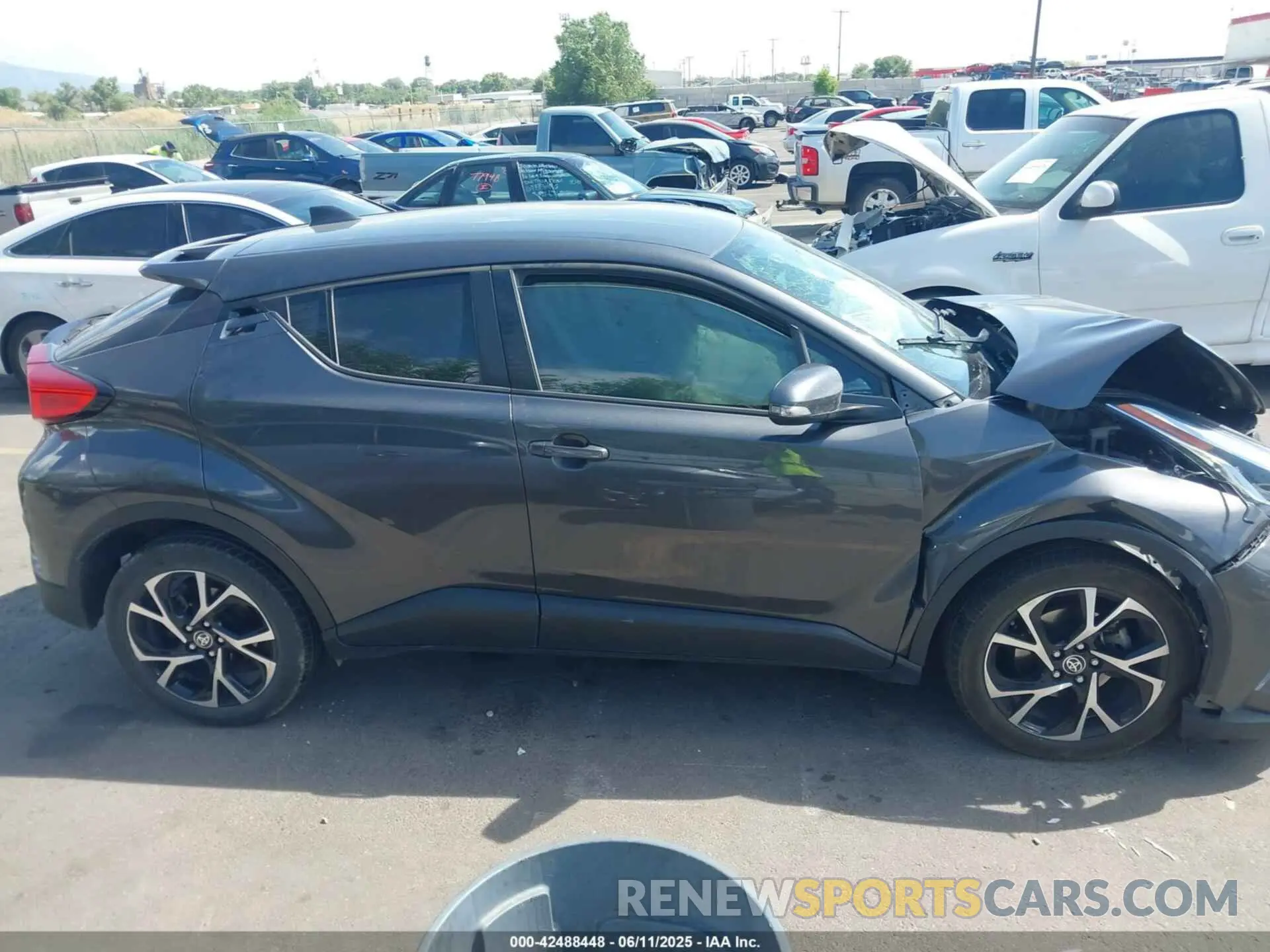 12 Photograph of a damaged car NMTKHMBX0NR146906 TOYOTA C-HR 2022