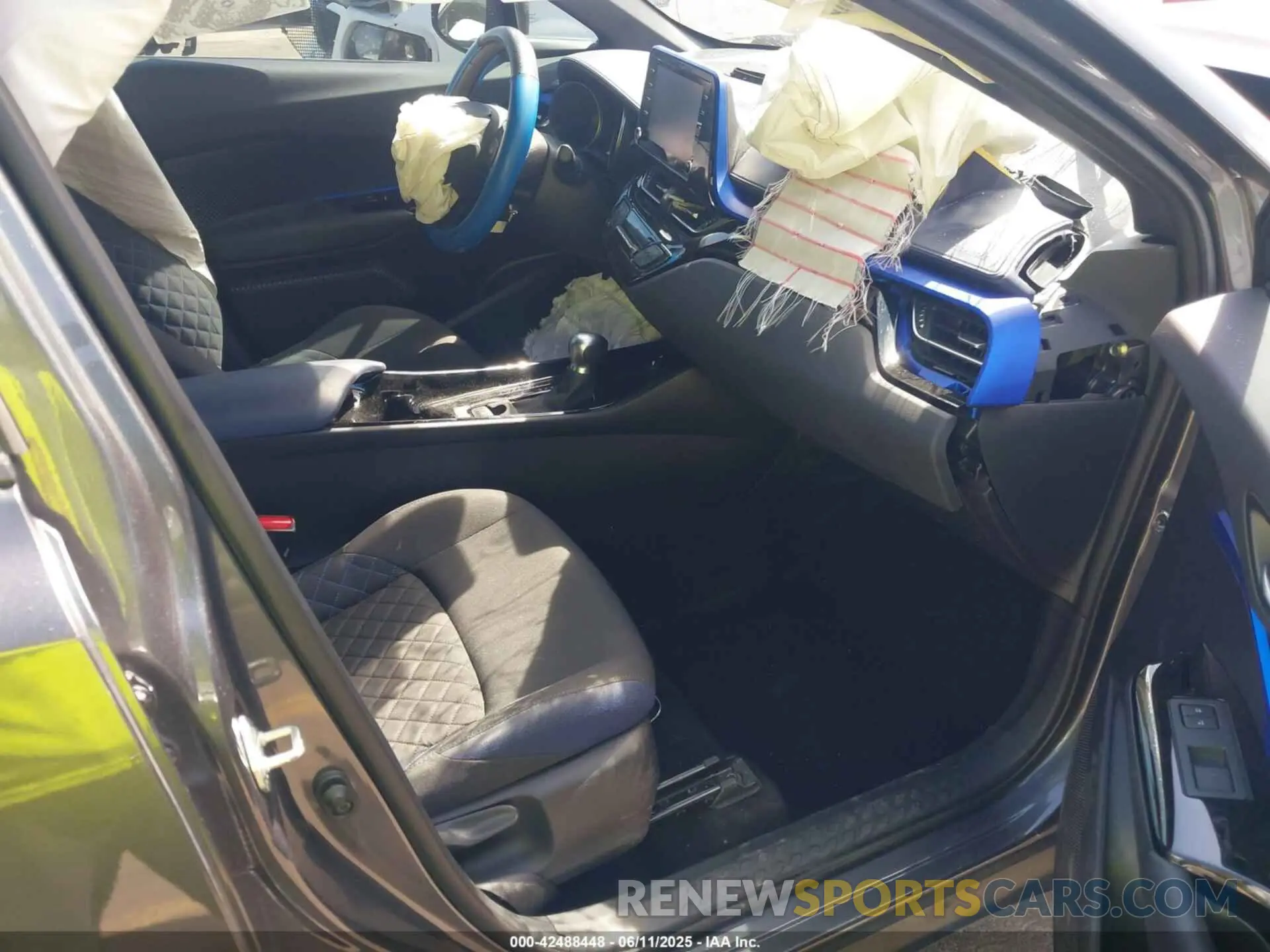 5 Photograph of a damaged car NMTKHMBX0NR146906 TOYOTA C-HR 2022