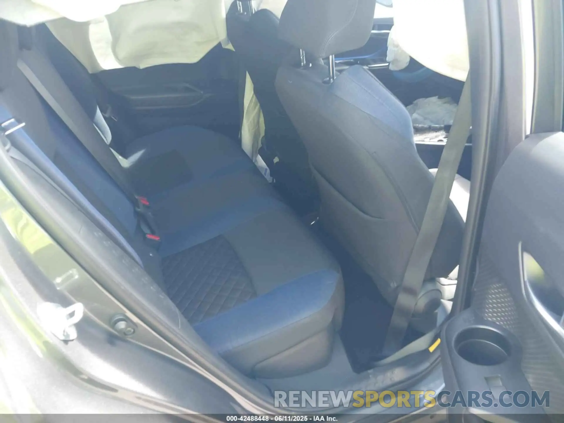 8 Photograph of a damaged car NMTKHMBX0NR146906 TOYOTA C-HR 2022