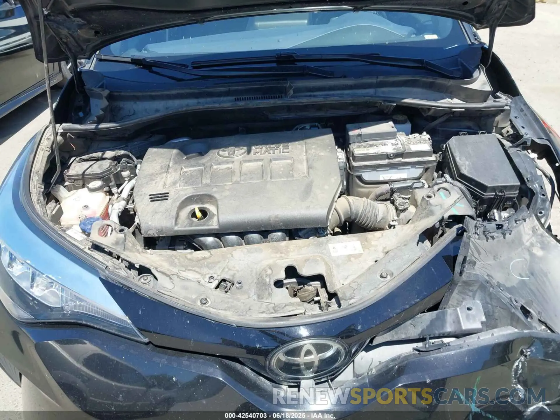 10 Photograph of a damaged car NMTKHMBX1NR142766 TOYOTA C-HR 2022