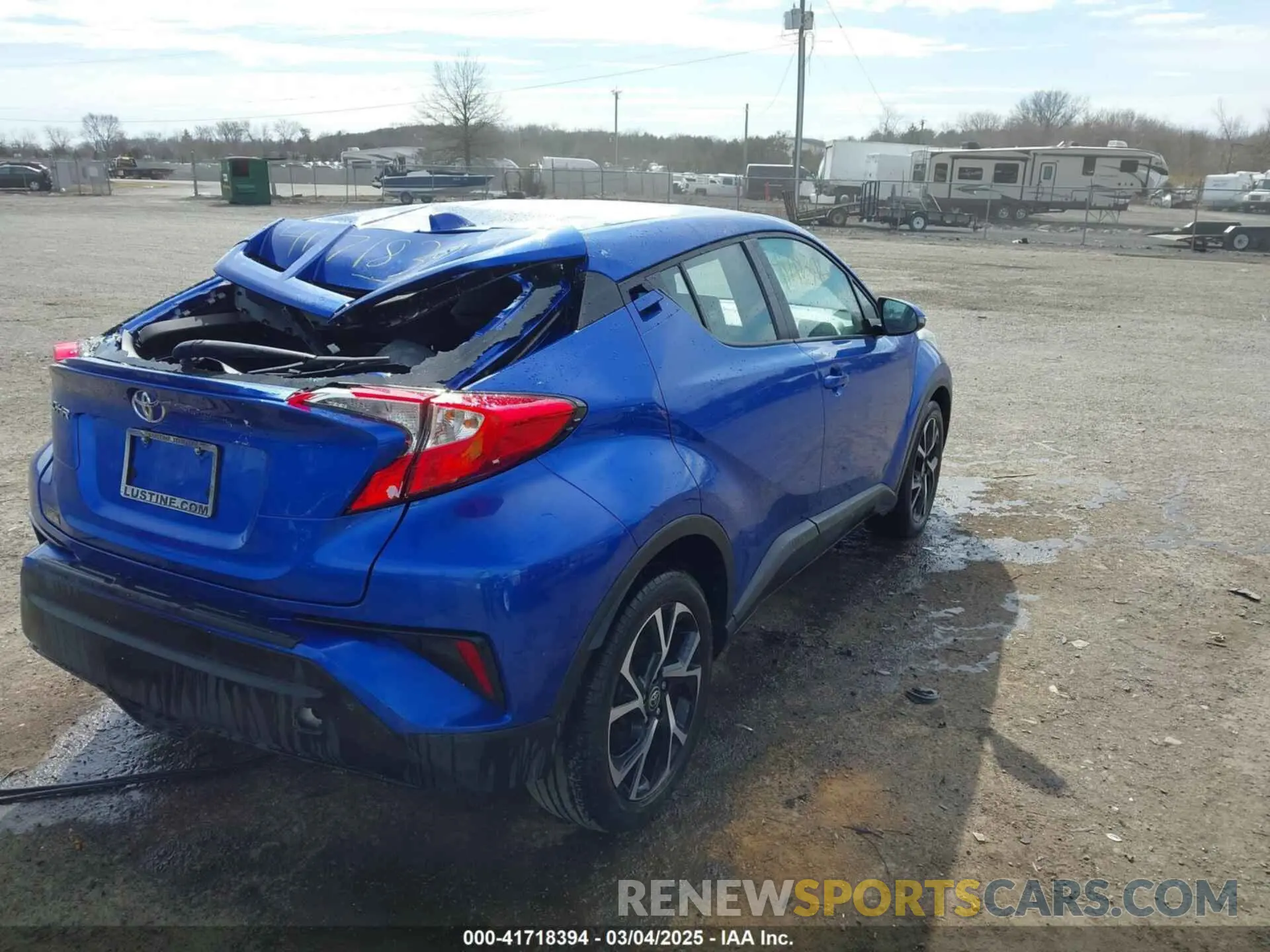 4 Photograph of a damaged car NMTKHMBX4NR141580 TOYOTA C-HR 2022