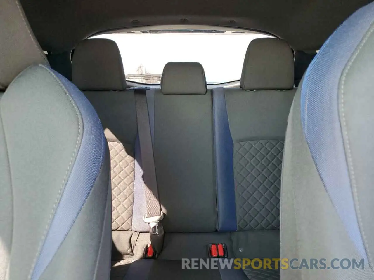 10 Photograph of a damaged car NMTKHMBX6NR141726 TOYOTA C-HR 2022