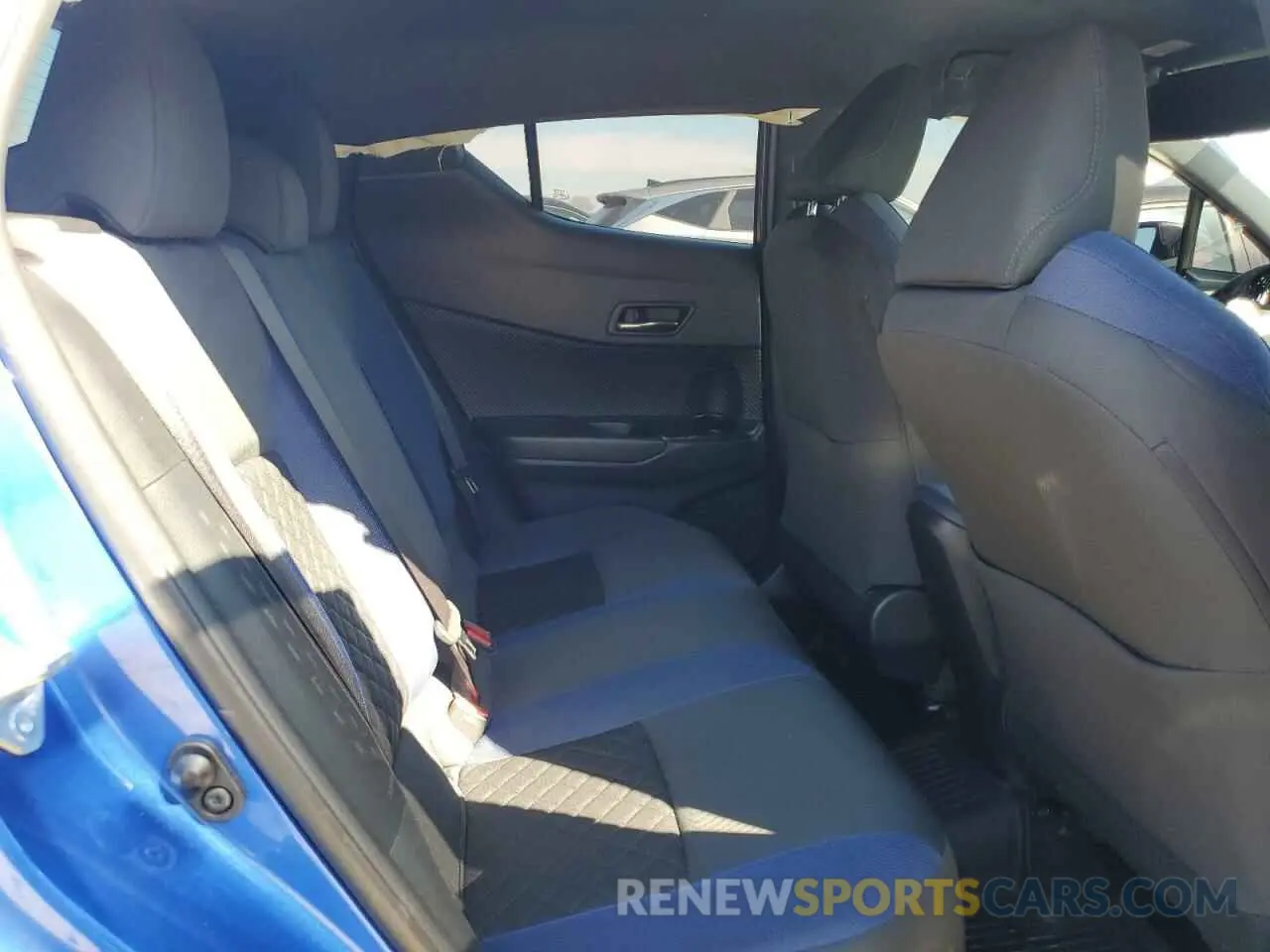 11 Photograph of a damaged car NMTKHMBX6NR141726 TOYOTA C-HR 2022