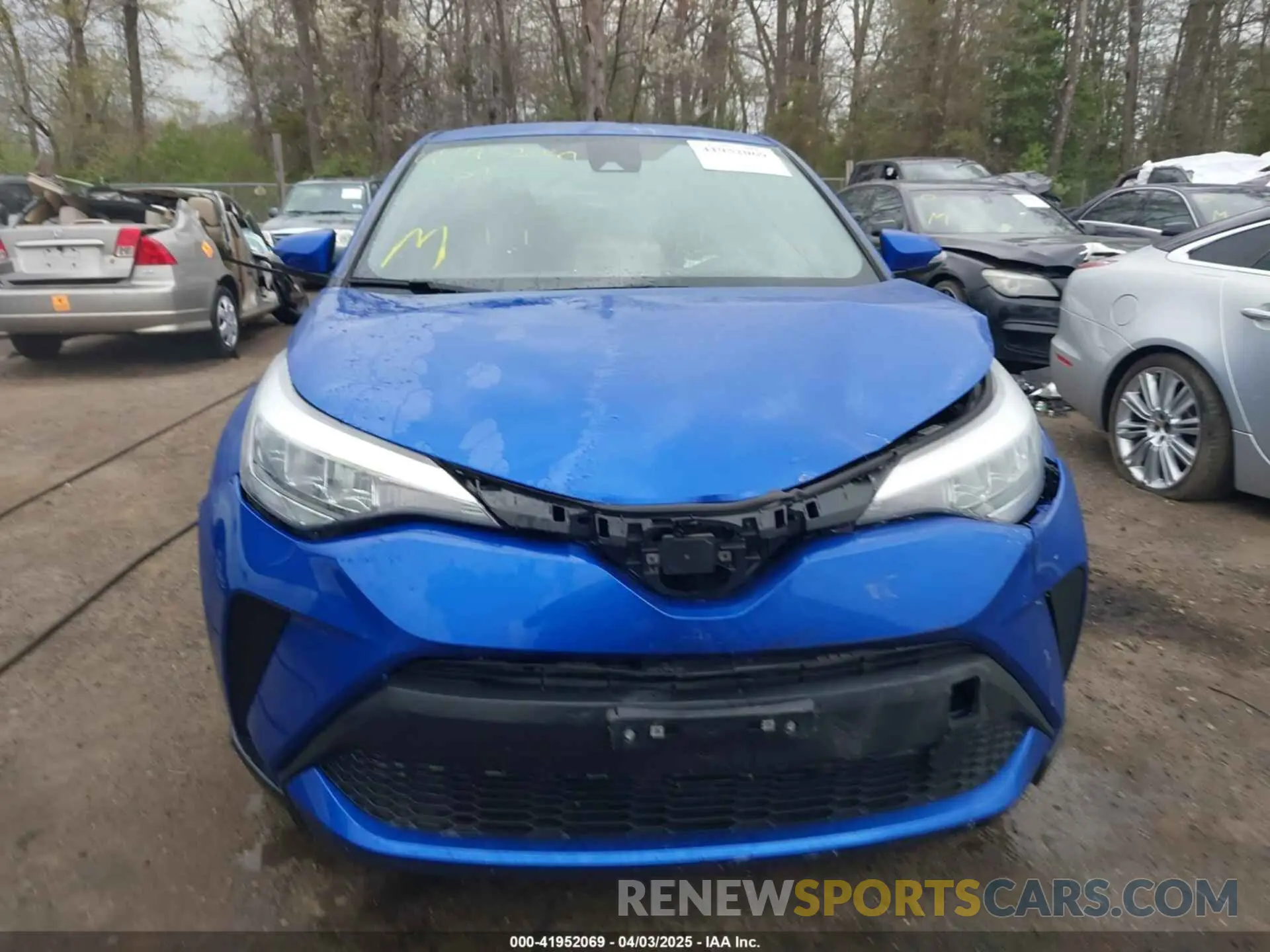 12 Photograph of a damaged car NMTKHMBX6NR143752 TOYOTA C-HR 2022