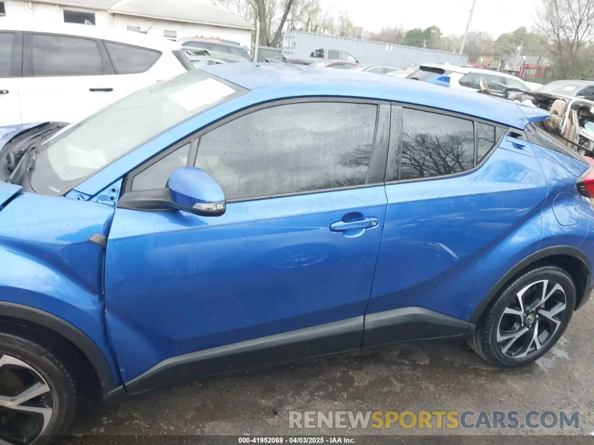 14 Photograph of a damaged car NMTKHMBX6NR143752 TOYOTA C-HR 2022