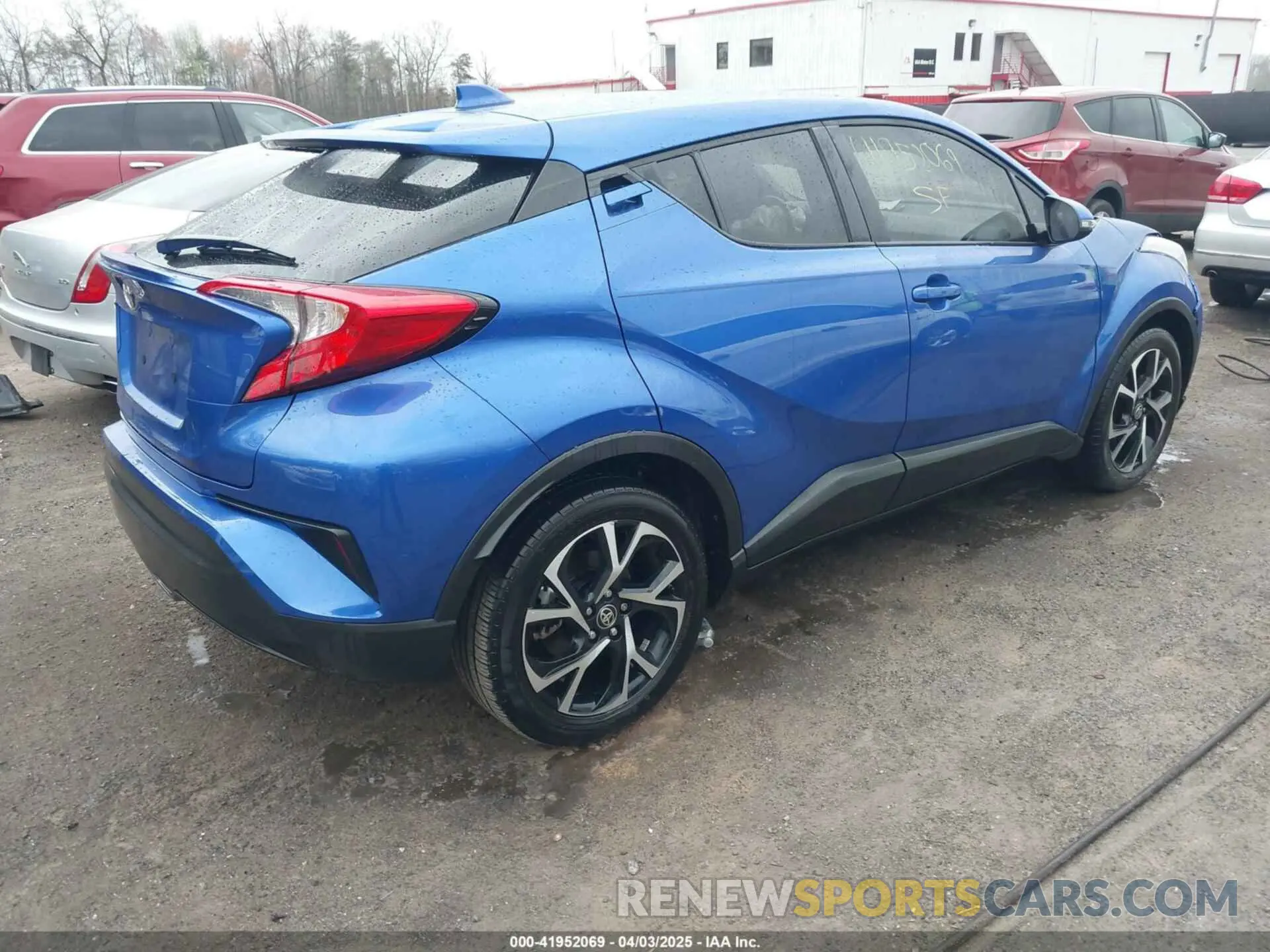 4 Photograph of a damaged car NMTKHMBX6NR143752 TOYOTA C-HR 2022