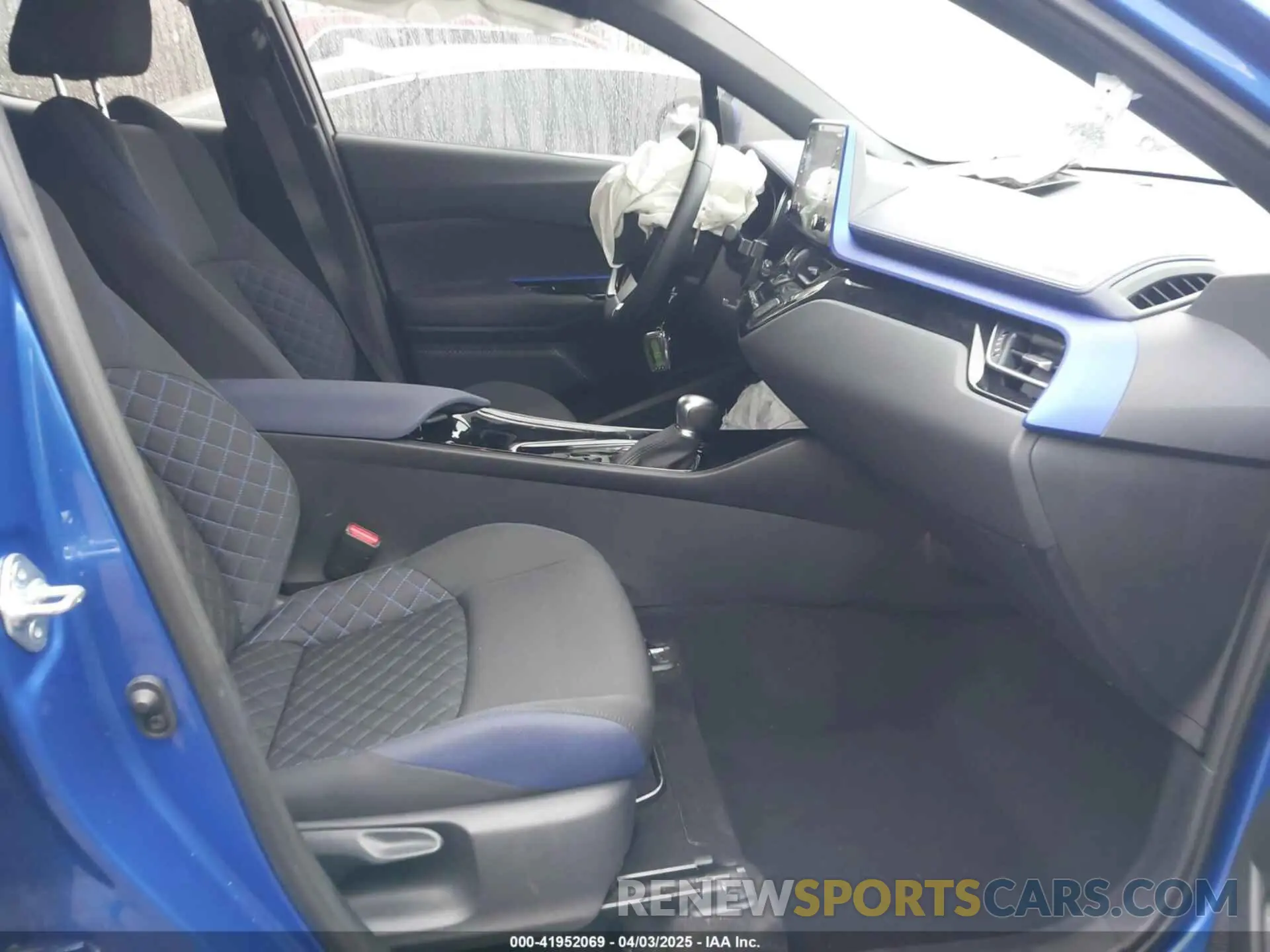 5 Photograph of a damaged car NMTKHMBX6NR143752 TOYOTA C-HR 2022