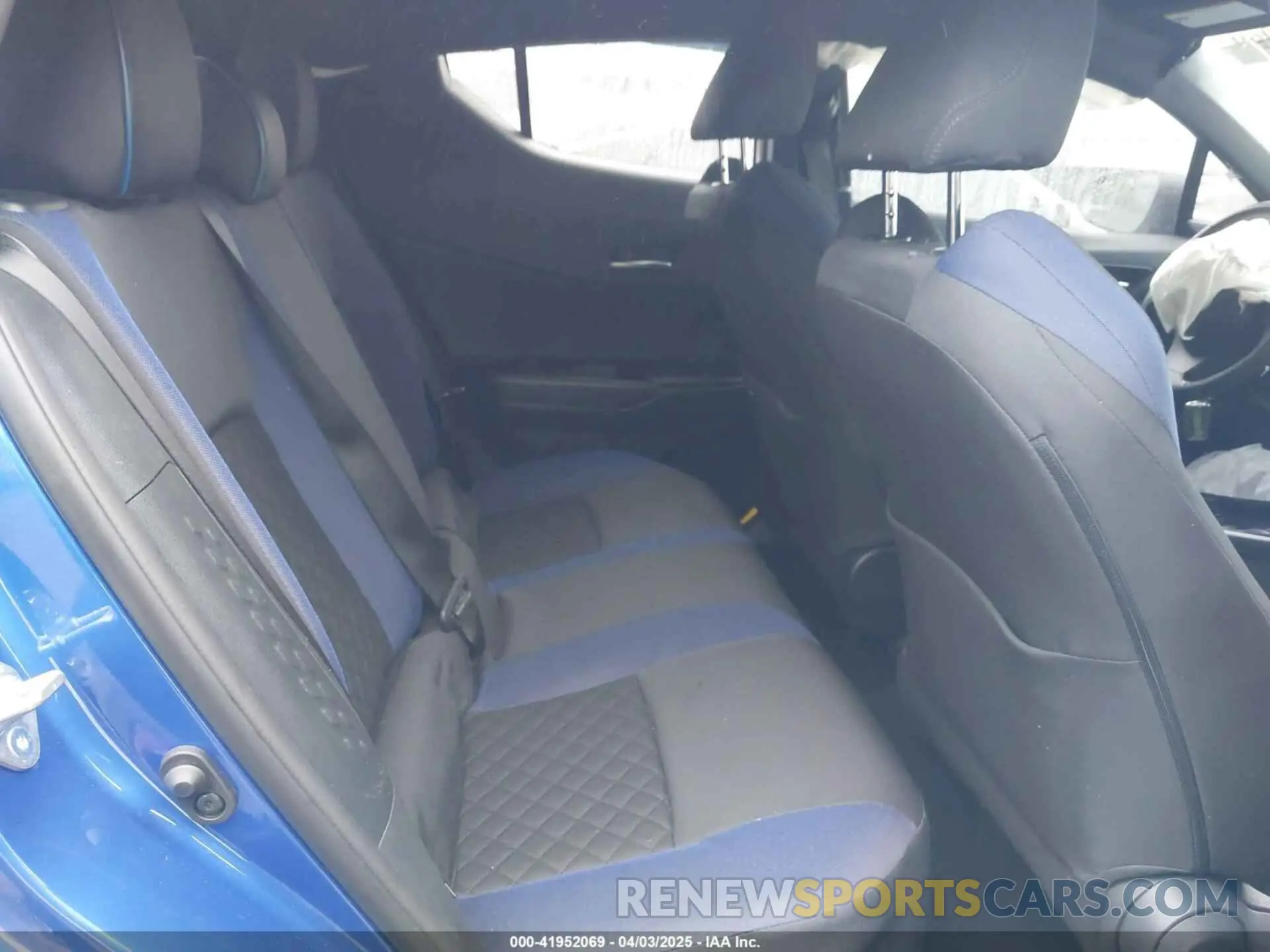 8 Photograph of a damaged car NMTKHMBX6NR143752 TOYOTA C-HR 2022