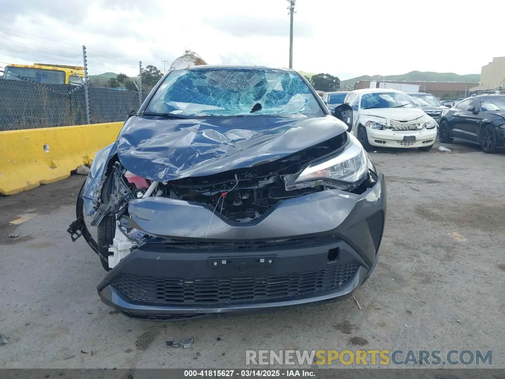 6 Photograph of a damaged car NMTKHMBX6NR147770 TOYOTA C-HR 2022