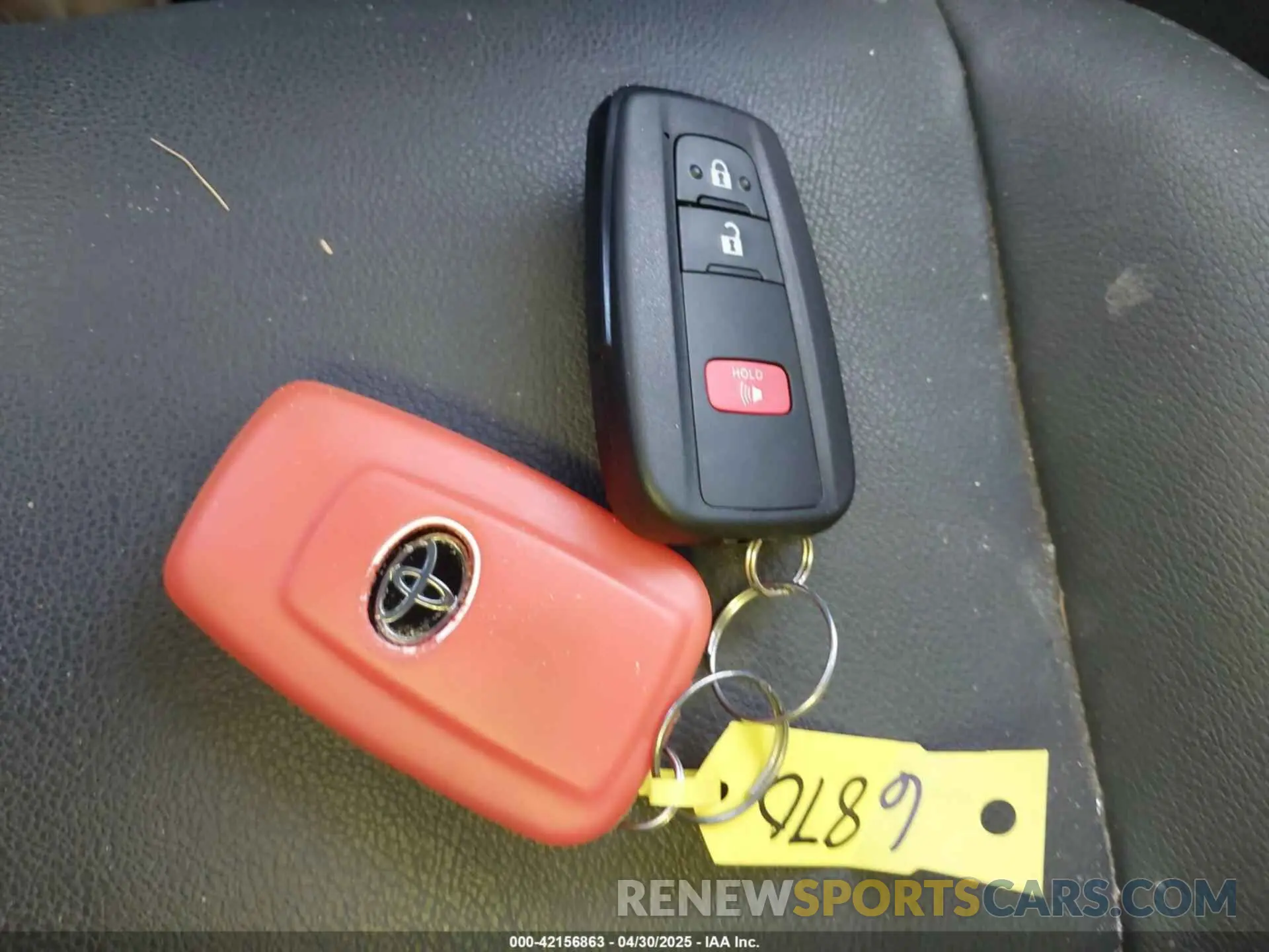 11 Photograph of a damaged car NMTKHMBX8NR145518 TOYOTA C-HR 2022