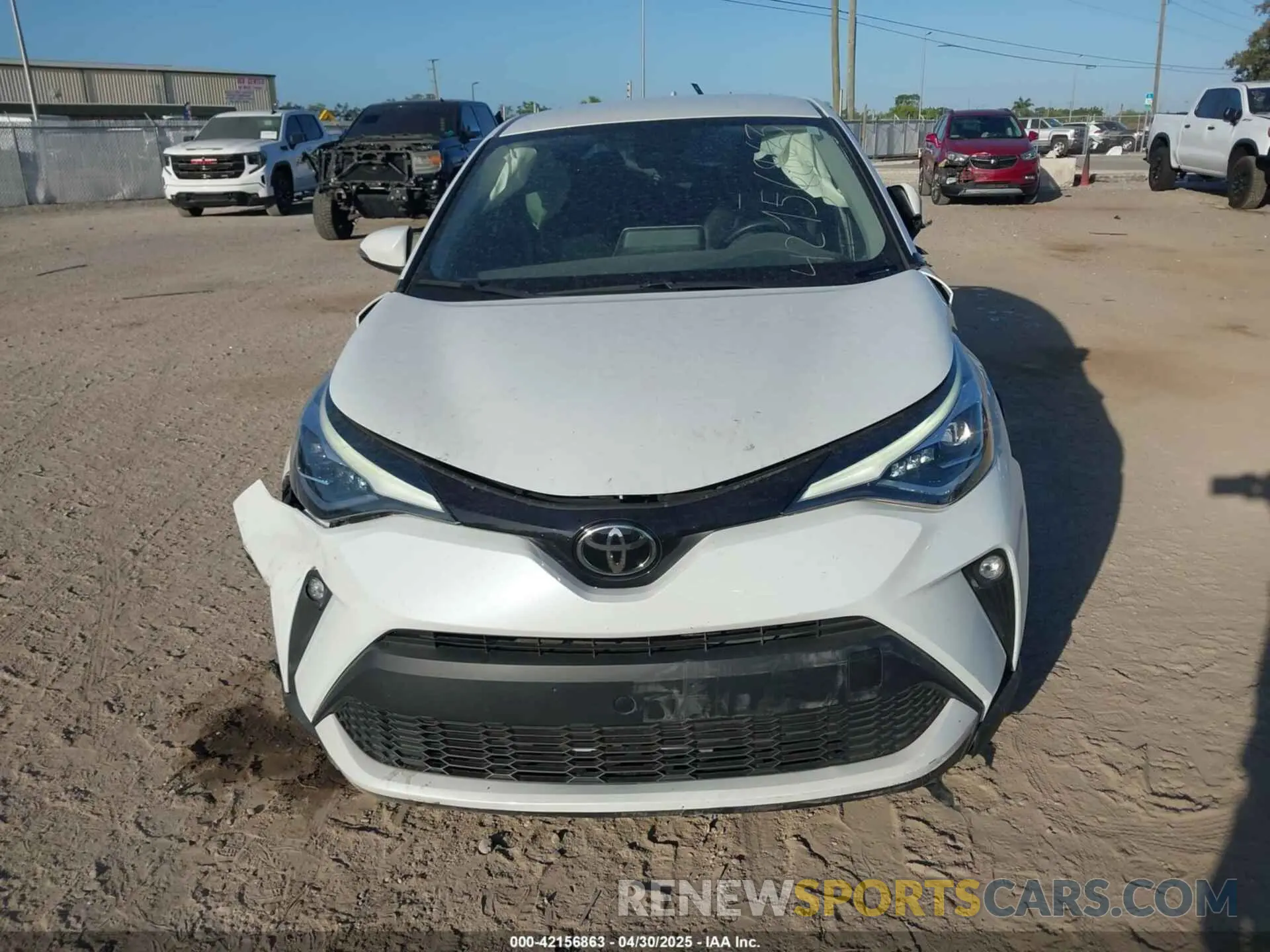 12 Photograph of a damaged car NMTKHMBX8NR145518 TOYOTA C-HR 2022