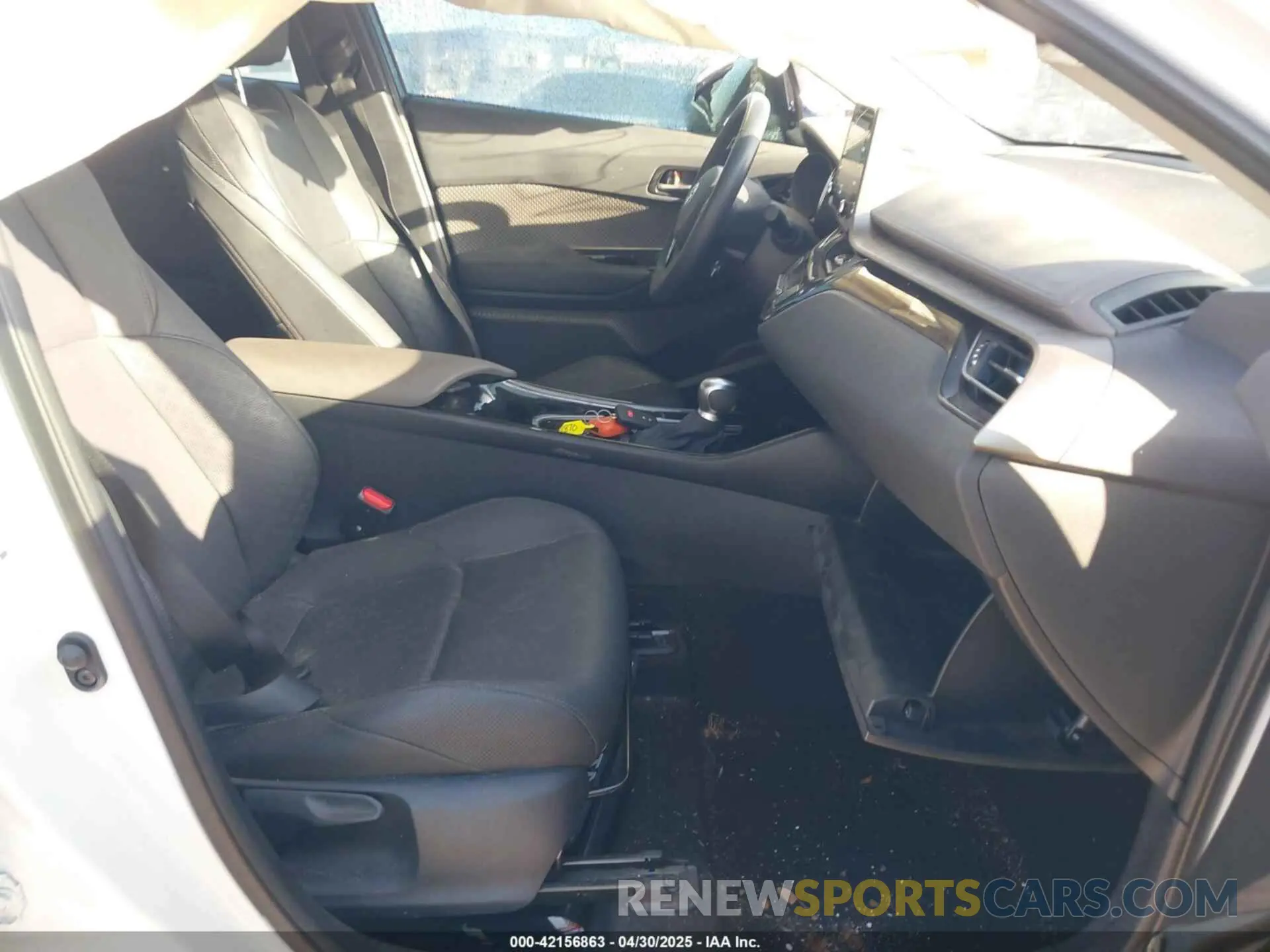 5 Photograph of a damaged car NMTKHMBX8NR145518 TOYOTA C-HR 2022