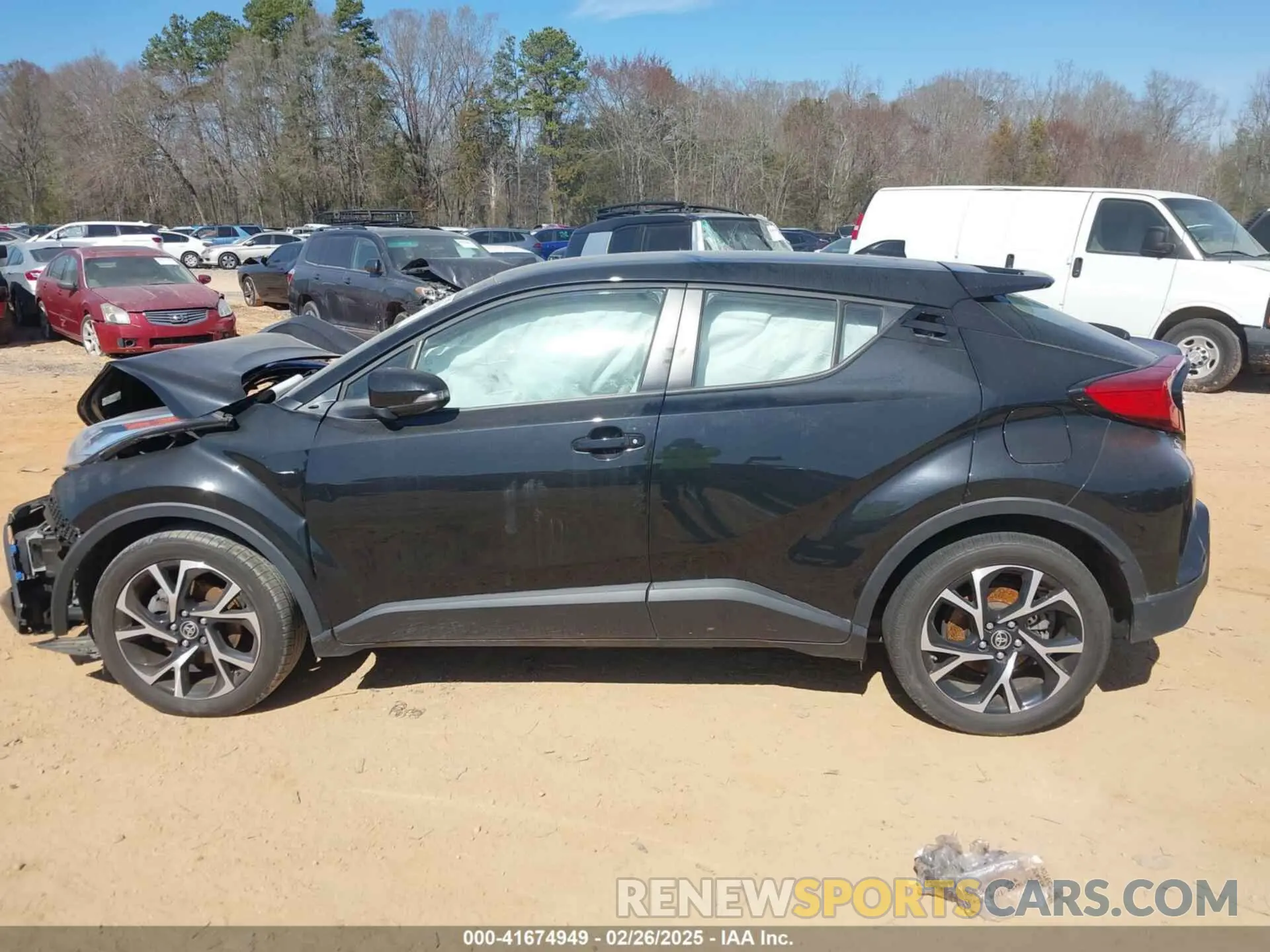 13 Photograph of a damaged car NMTKHMBX9NR142398 TOYOTA C-HR 2022