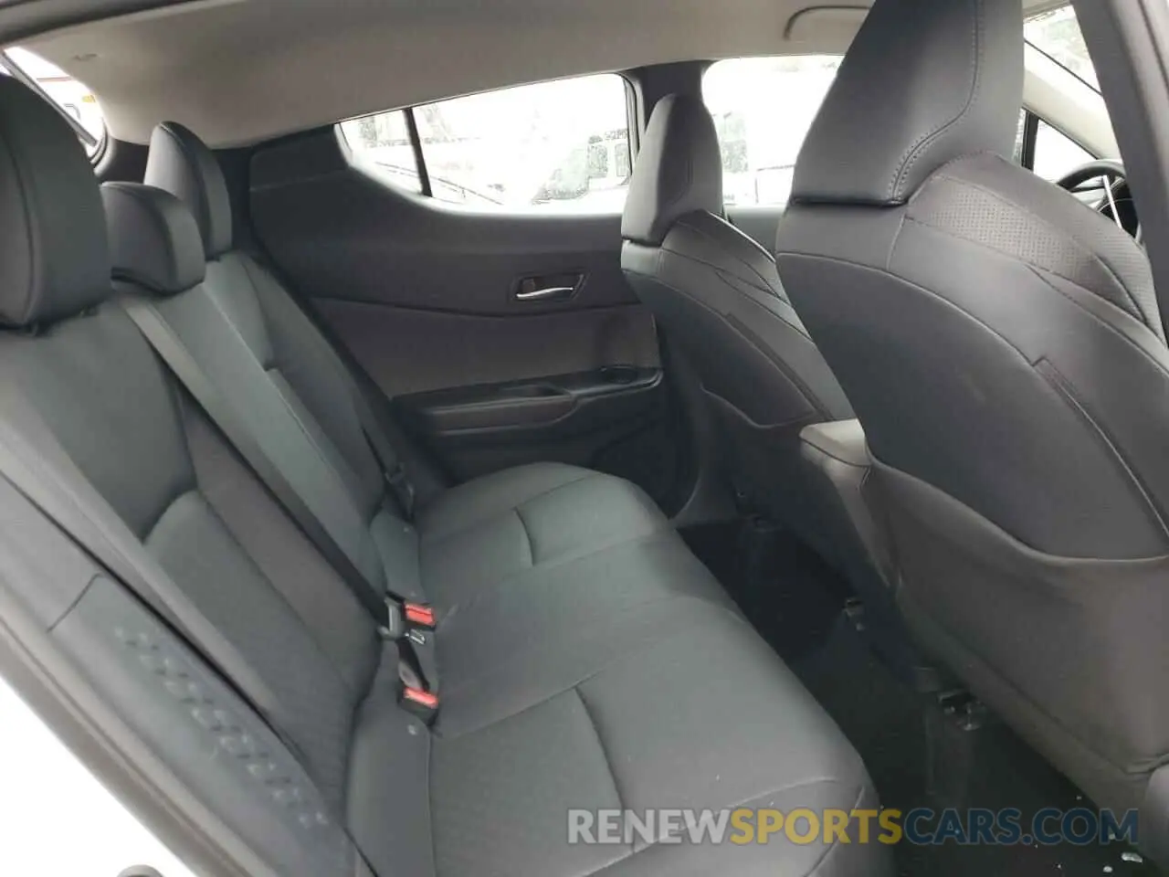 6 Photograph of a damaged car NMTKHMBX9NR145981 TOYOTA C-HR 2022