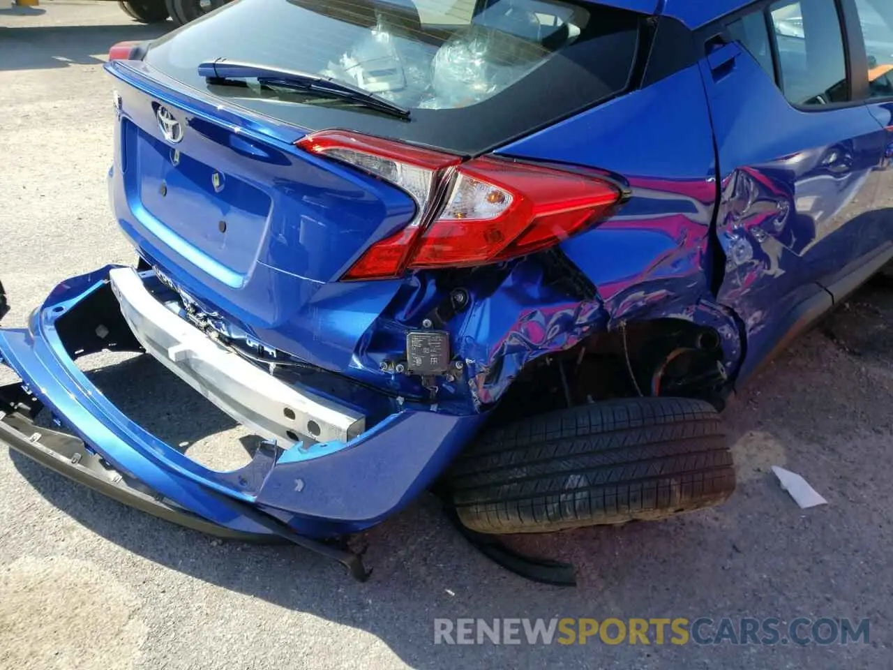 9 Photograph of a damaged car NMTKHMBXXNR141115 TOYOTA C-HR 2022