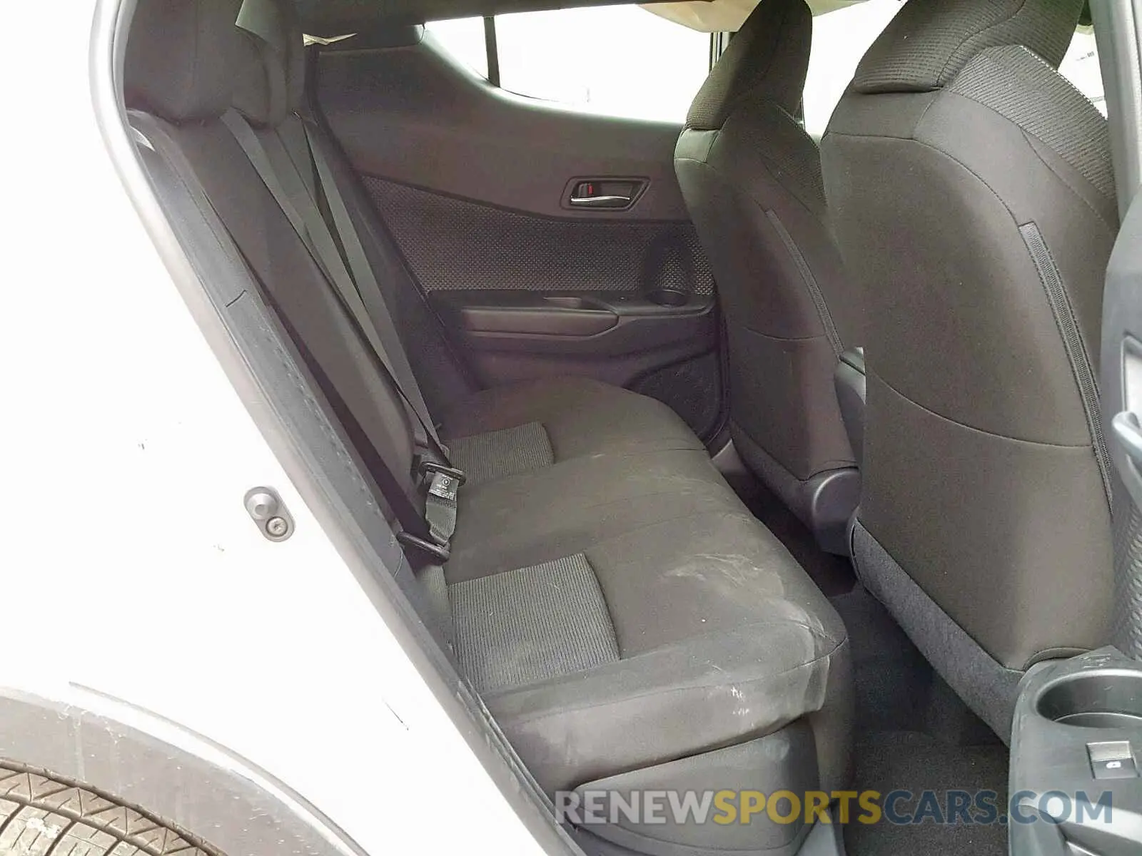 6 Photograph of a damaged car JTNKHMBX0K1037853 TOYOTA C-HR XLE 2019