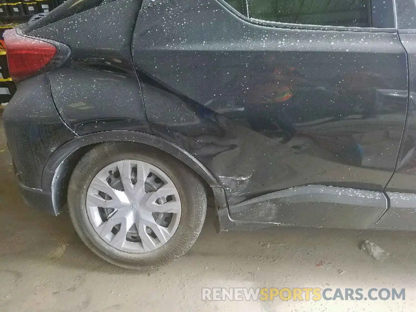 9 Photograph of a damaged car JTNKHMBX1K1055696 TOYOTA C-HR XLE 2019