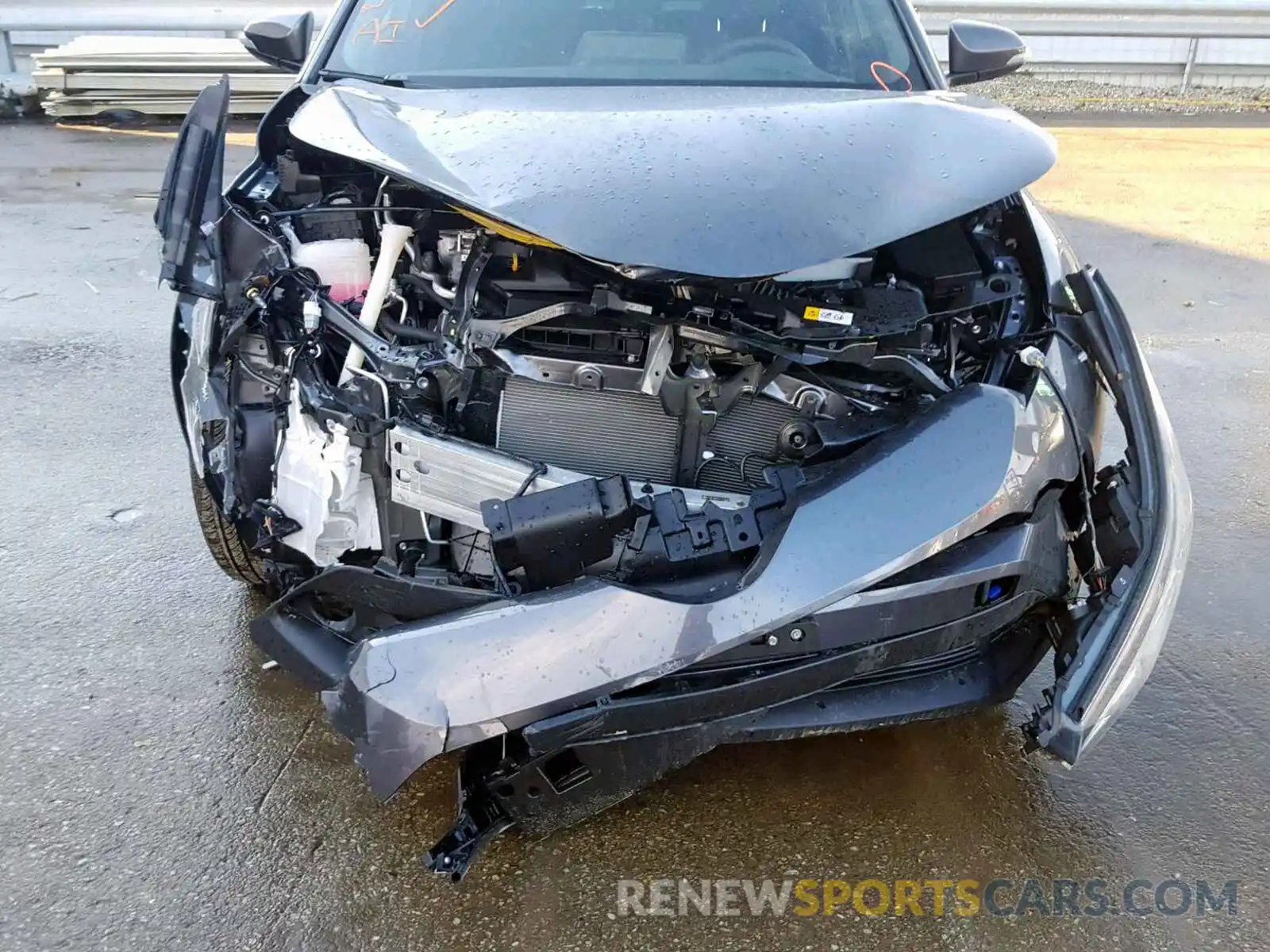 9 Photograph of a damaged car JTNKHMBX4K1018089 TOYOTA C-HR XLE 2019