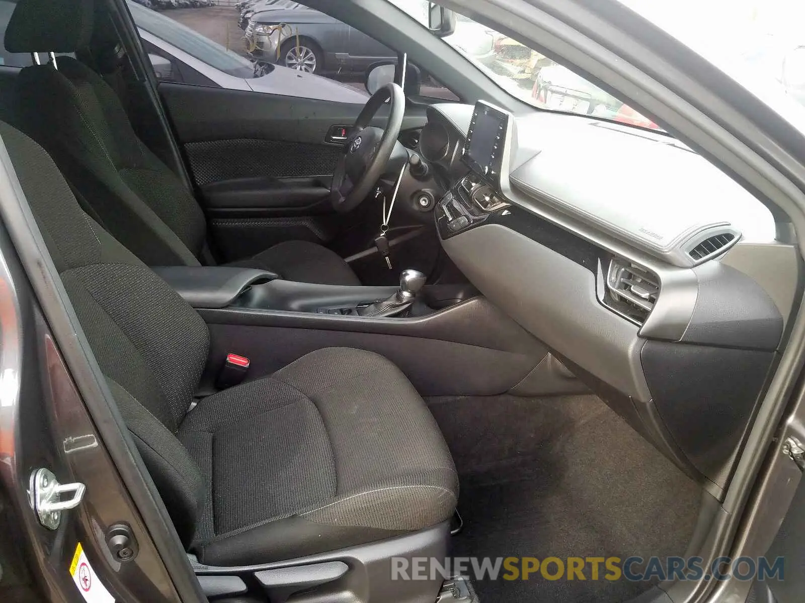 5 Photograph of a damaged car JTNKHMBX5K1014374 TOYOTA C-HR XLE 2019