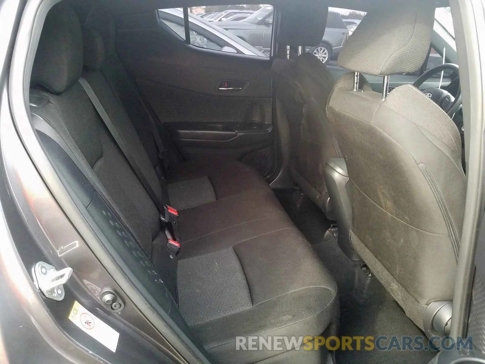 6 Photograph of a damaged car JTNKHMBX5K1014374 TOYOTA C-HR XLE 2019