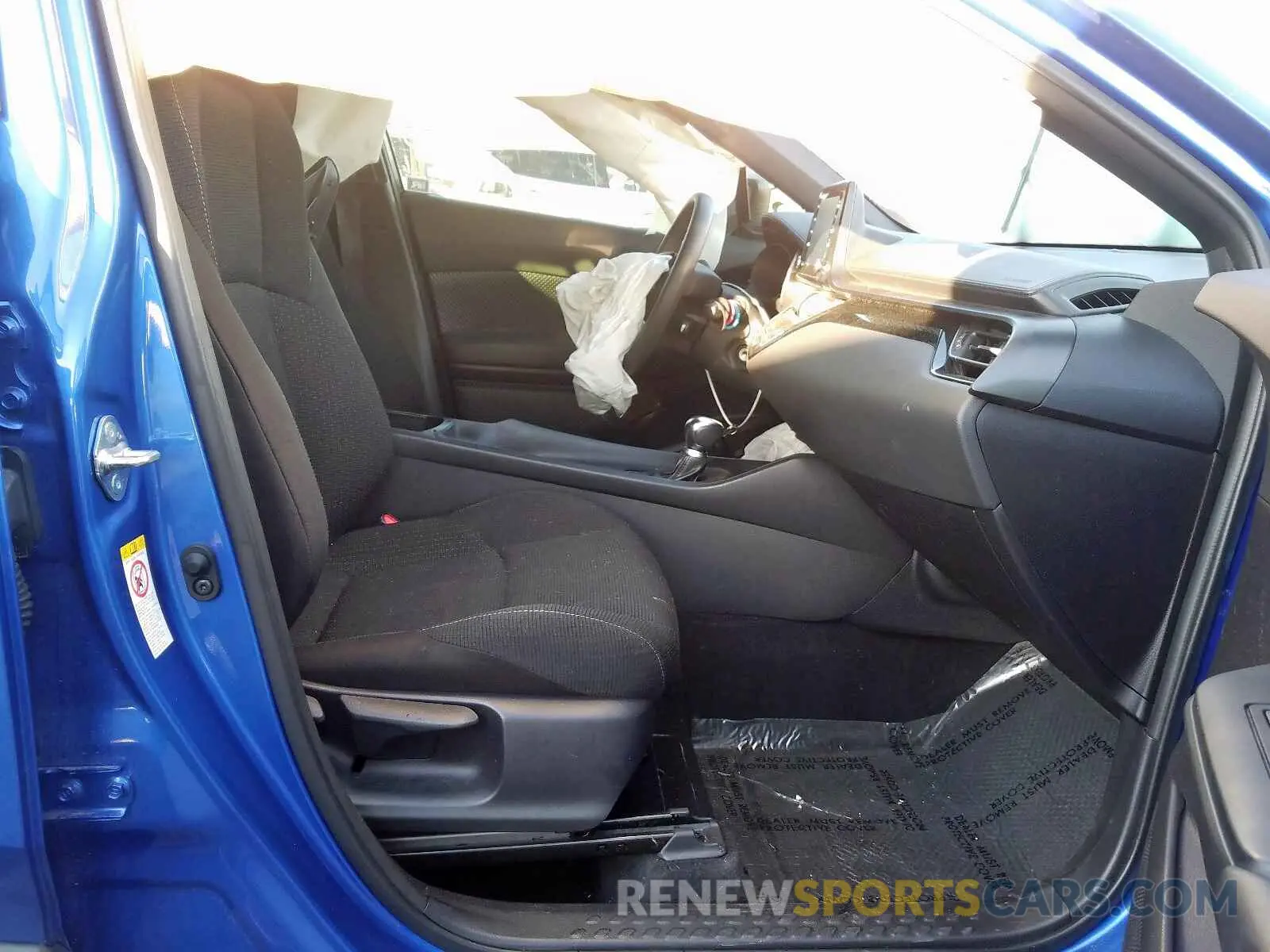 5 Photograph of a damaged car JTNKHMBX6K1029806 TOYOTA C-HR XLE 2019