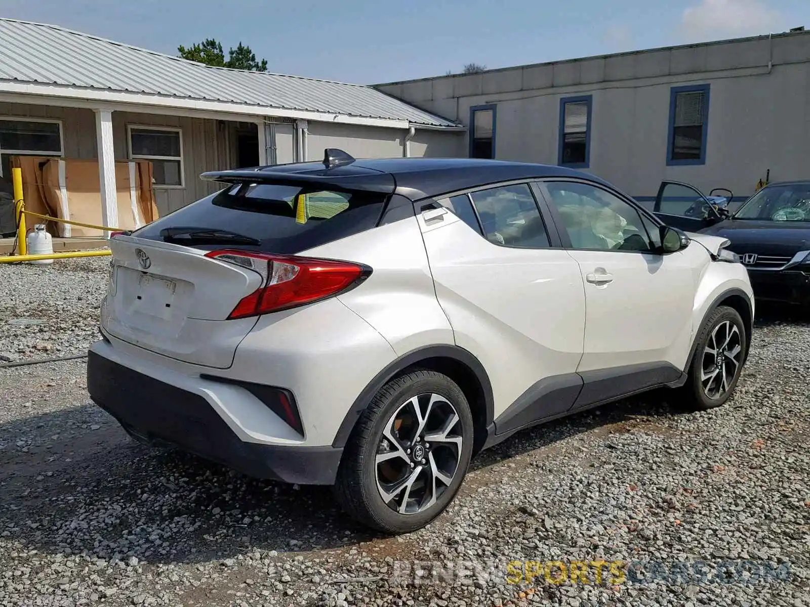 4 Photograph of a damaged car JTNKHMBX9K1015060 TOYOTA C-HR XLE 2019