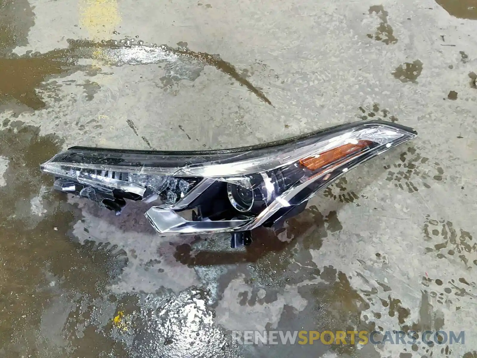 9 Photograph of a damaged car NMTKHMBX2KR084386 TOYOTA C-HR XLE 2019