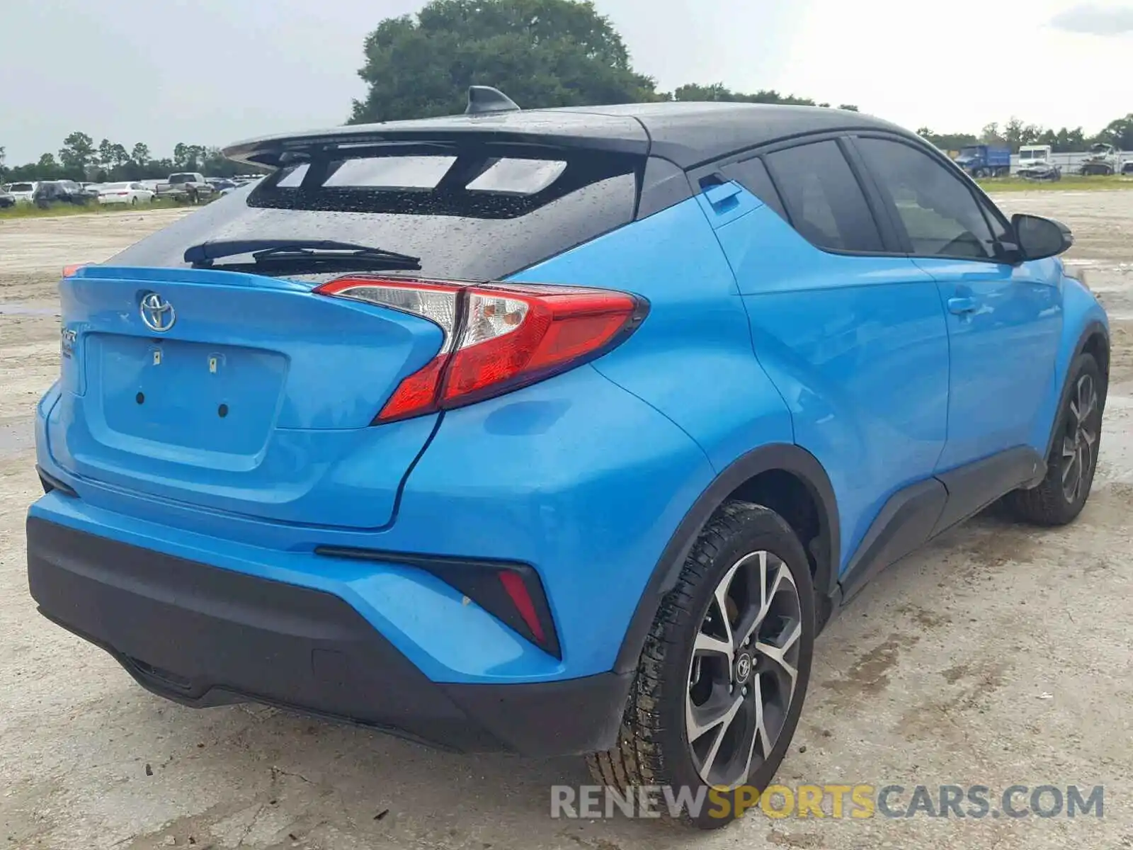 4 Photograph of a damaged car NMTKHMBX2KR090186 TOYOTA C-HR XLE 2019