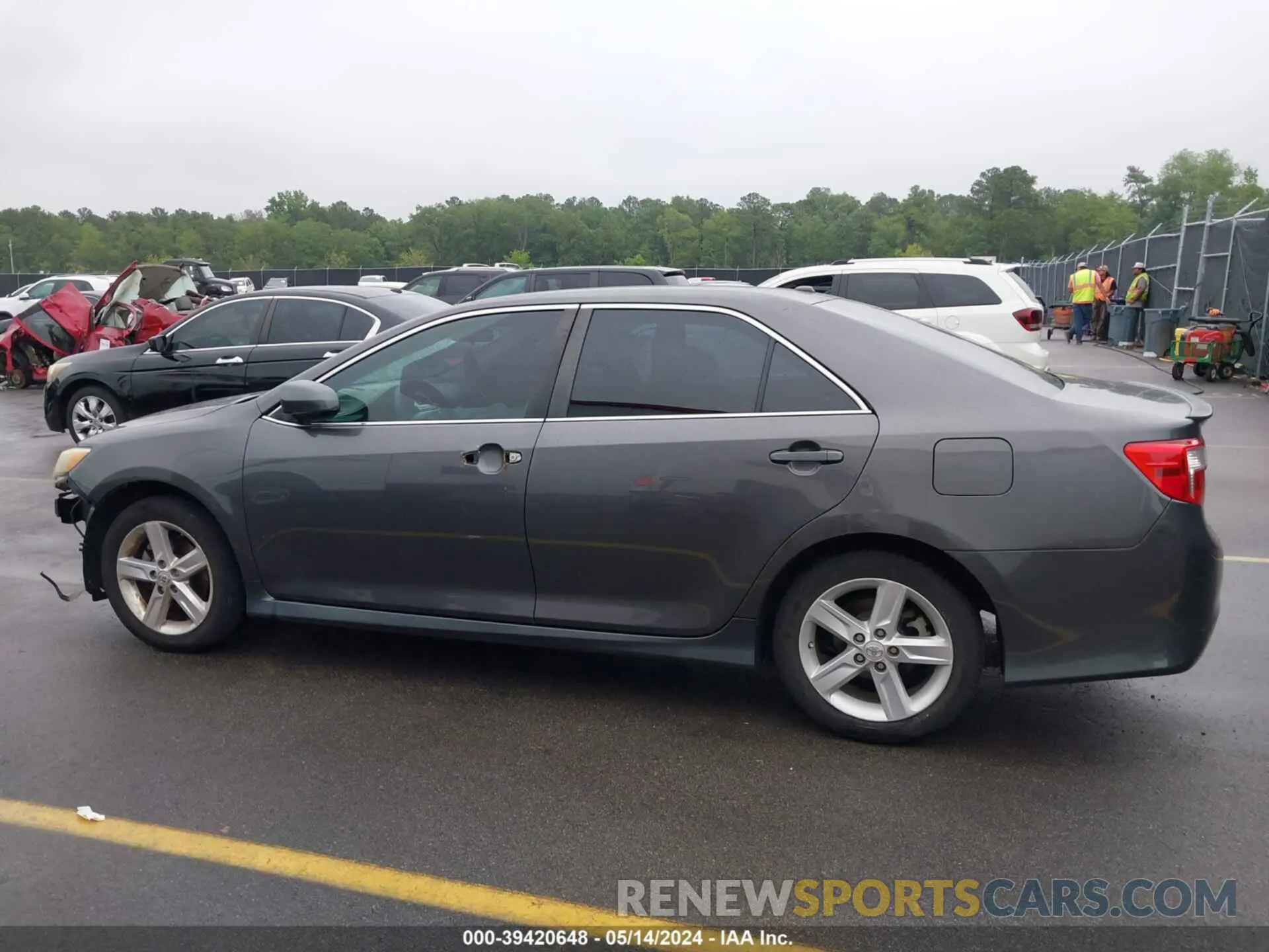 14 Photograph of a damaged car 4T1BF1FK6DU667171 TOYOTA CAMRY 2013