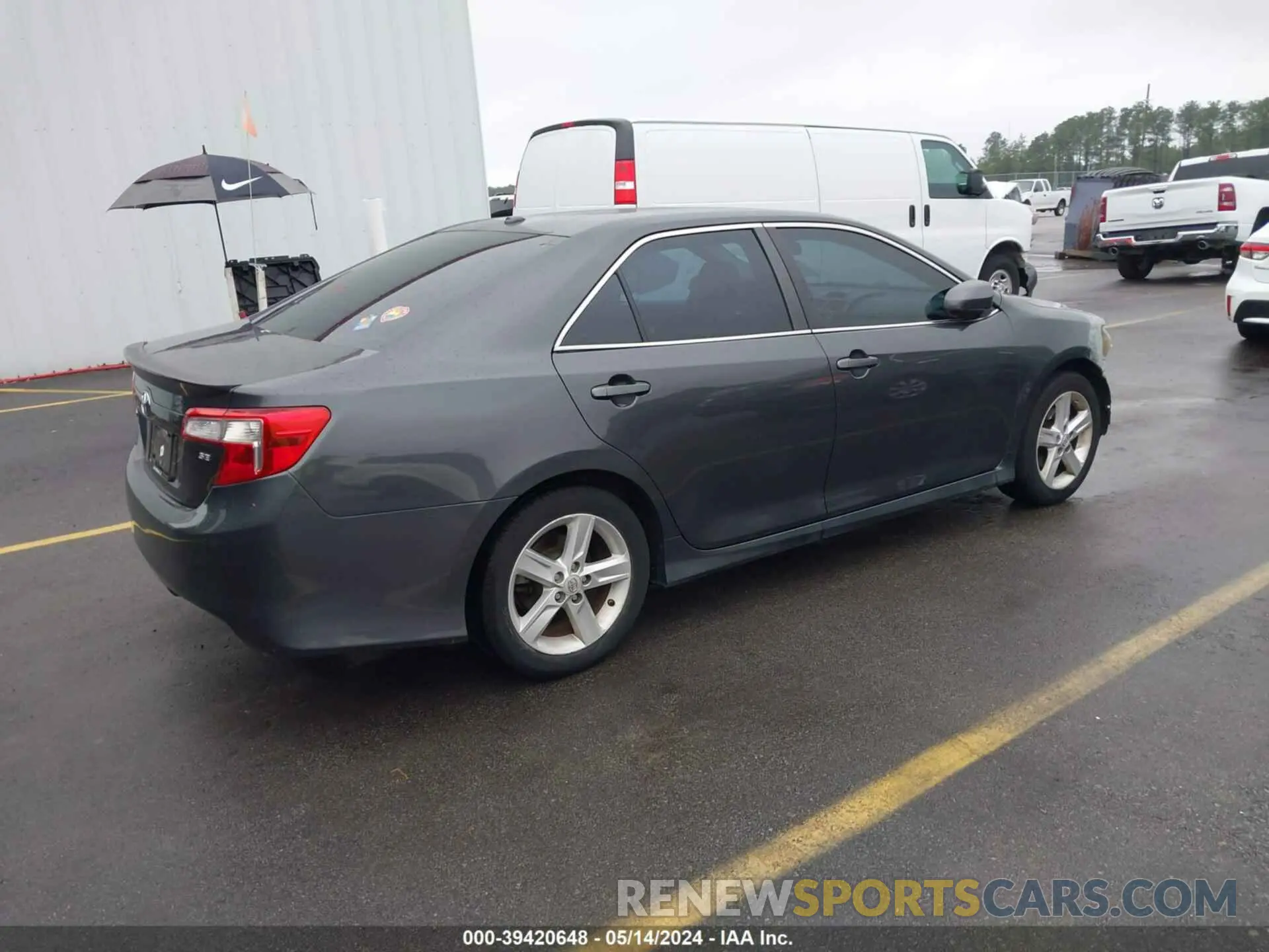 4 Photograph of a damaged car 4T1BF1FK6DU667171 TOYOTA CAMRY 2013