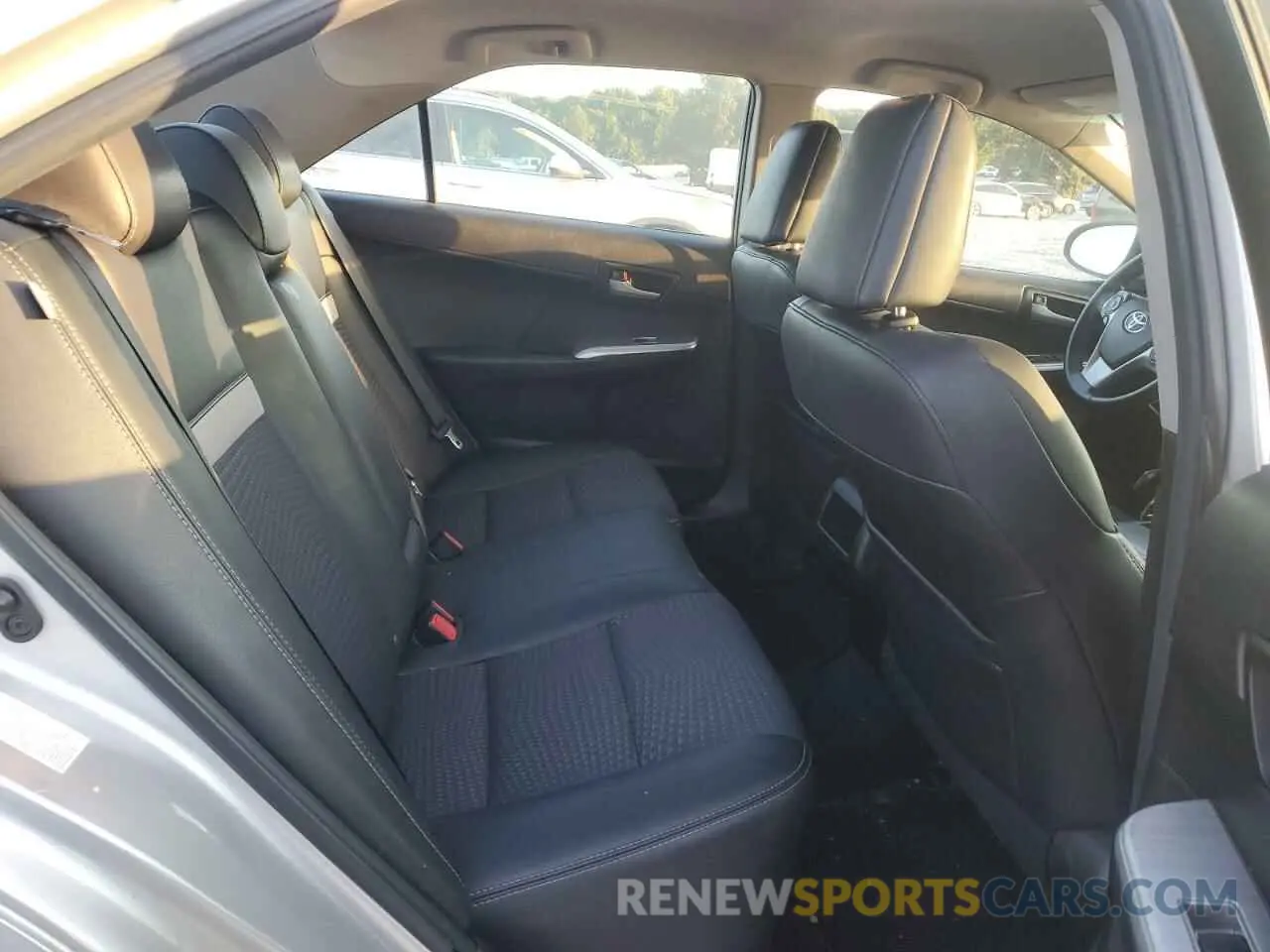 10 Photograph of a damaged car 4T1BF1FK8EU403550 TOYOTA CAMRY 2014