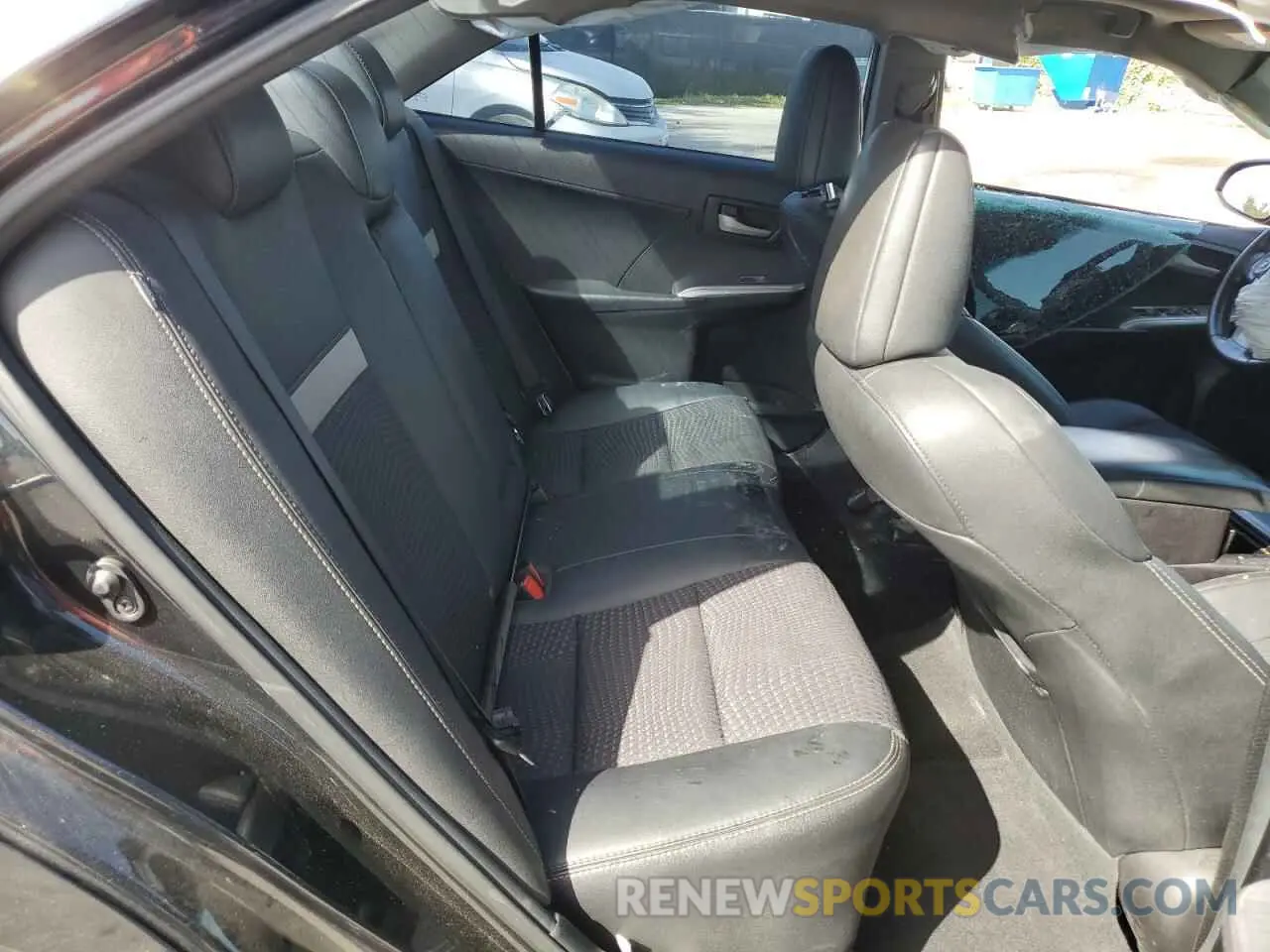 10 Photograph of a damaged car 4T1BF1FK8EU826919 TOYOTA CAMRY 2014