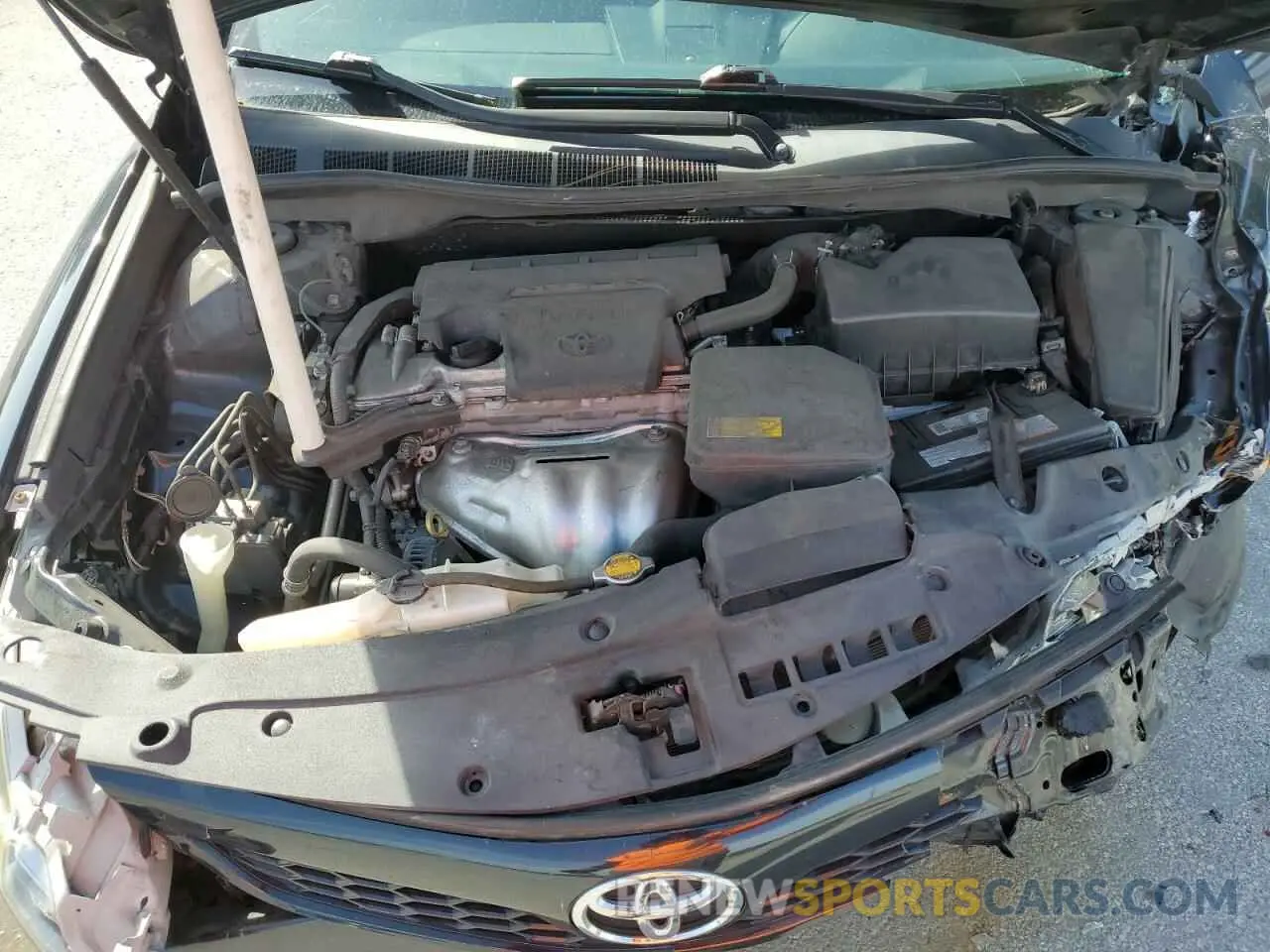 11 Photograph of a damaged car 4T1BF1FK8EU826919 TOYOTA CAMRY 2014