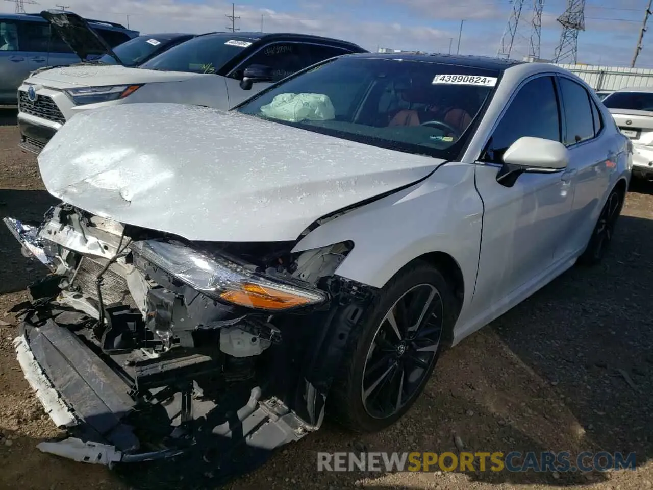 1 Photograph of a damaged car 4T1B61HK0JU086869 TOYOTA CAMRY 2018