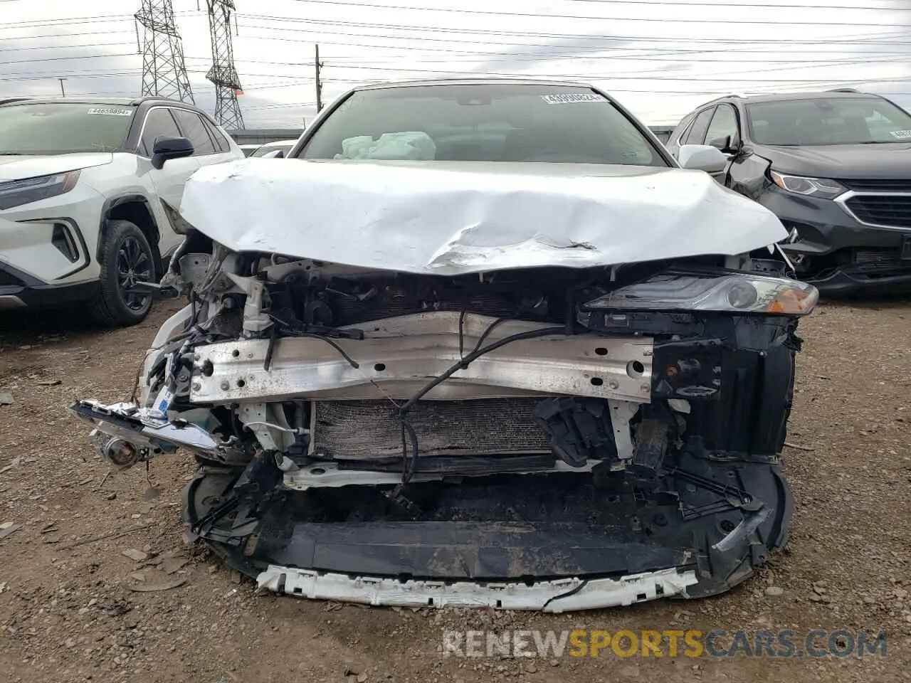 5 Photograph of a damaged car 4T1B61HK0JU086869 TOYOTA CAMRY 2018