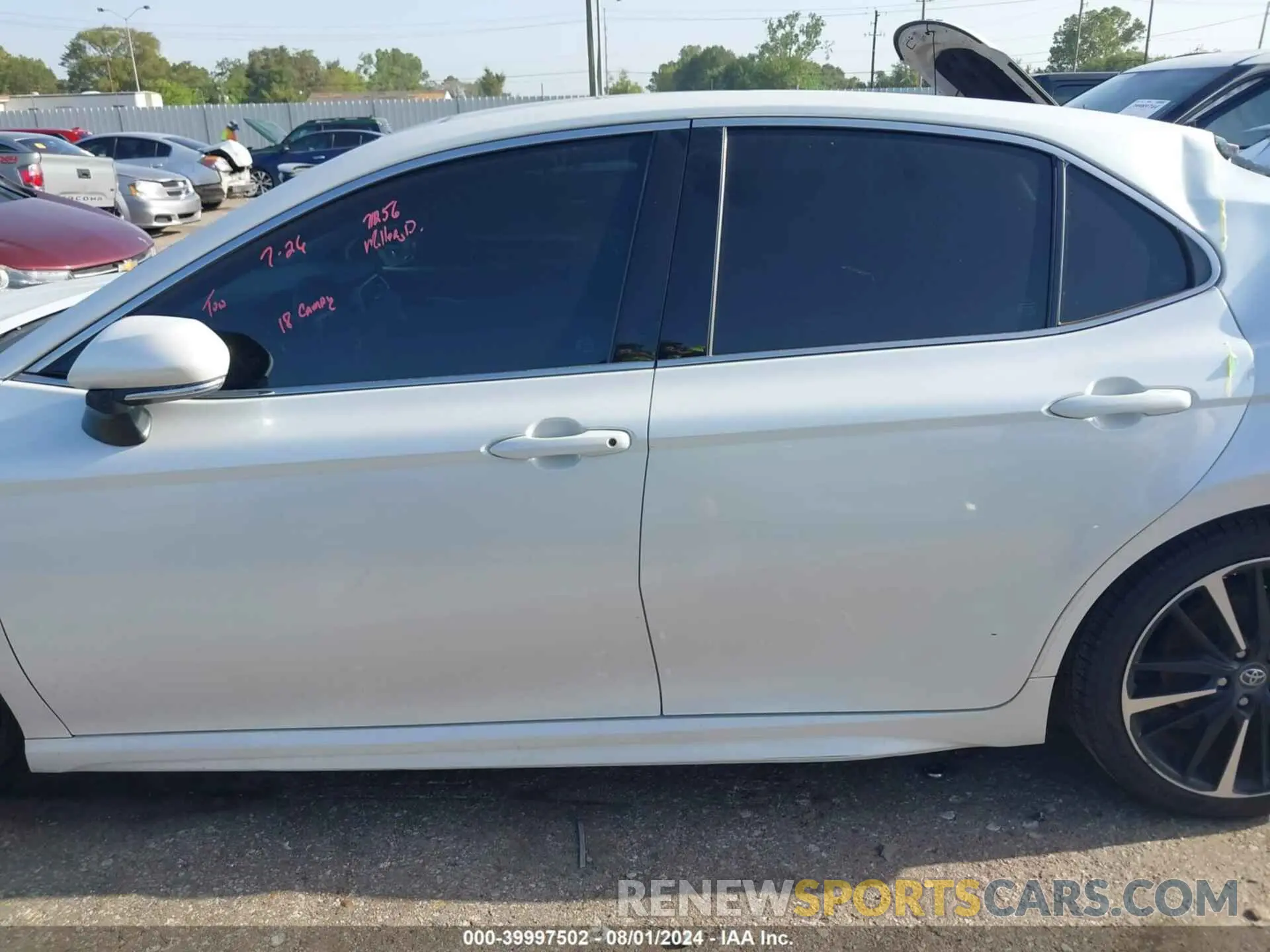 14 Photograph of a damaged car 4T1B61HK2JU026866 TOYOTA CAMRY 2018