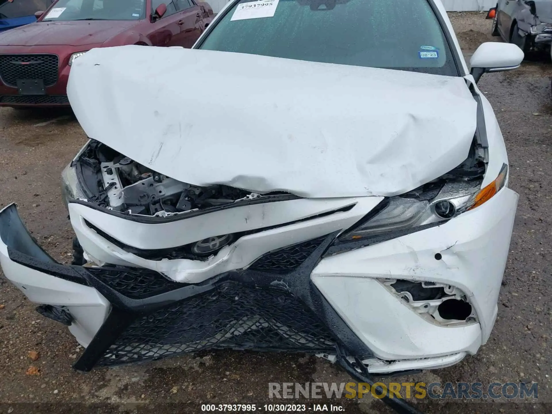 6 Photograph of a damaged car 4T1B61HK5JU642271 TOYOTA CAMRY 2018