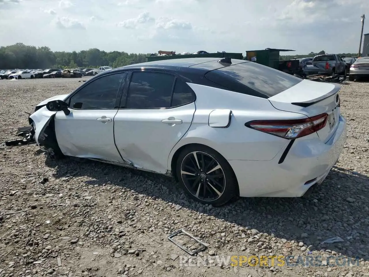 2 Photograph of a damaged car 4T1BZ1HK0JU009118 TOYOTA CAMRY 2018