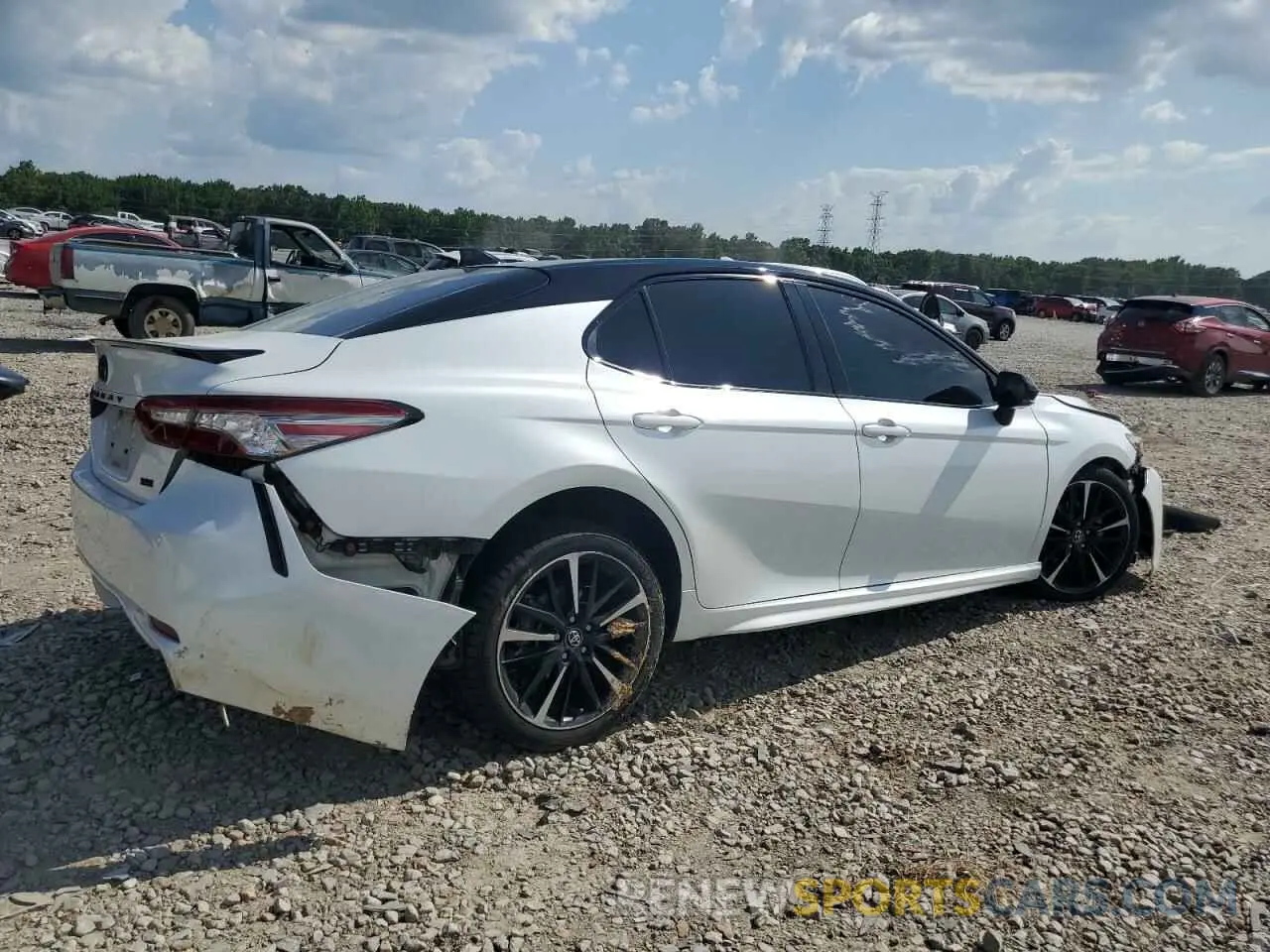3 Photograph of a damaged car 4T1BZ1HK0JU009118 TOYOTA CAMRY 2018