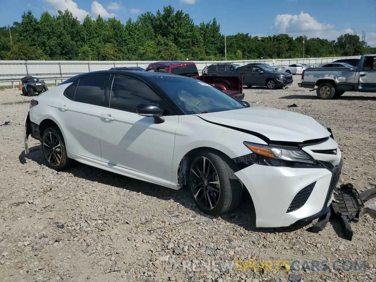 4 Photograph of a damaged car 4T1BZ1HK0JU009118 TOYOTA CAMRY 2018