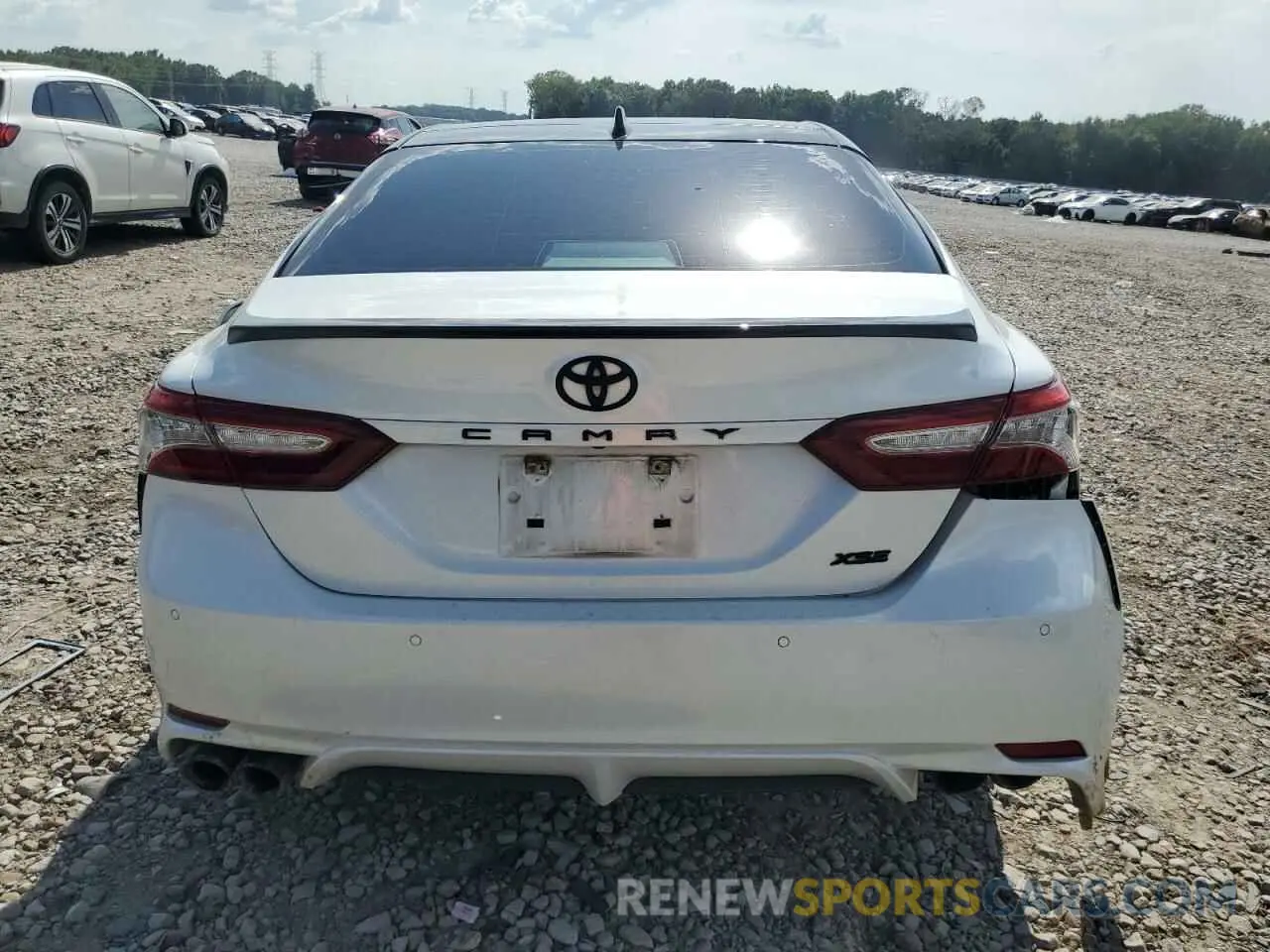 6 Photograph of a damaged car 4T1BZ1HK0JU009118 TOYOTA CAMRY 2018