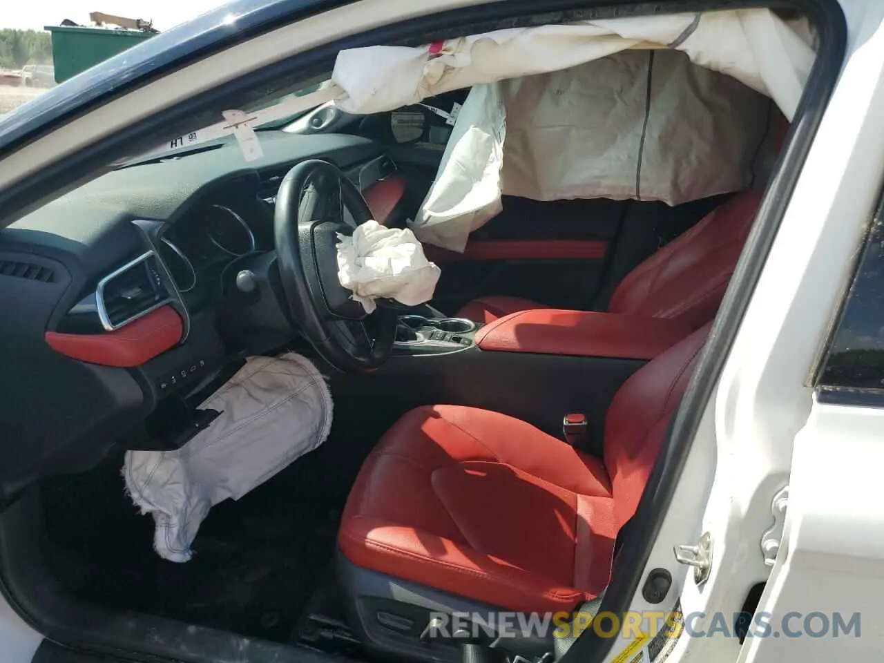 7 Photograph of a damaged car 4T1BZ1HK0JU009118 TOYOTA CAMRY 2018