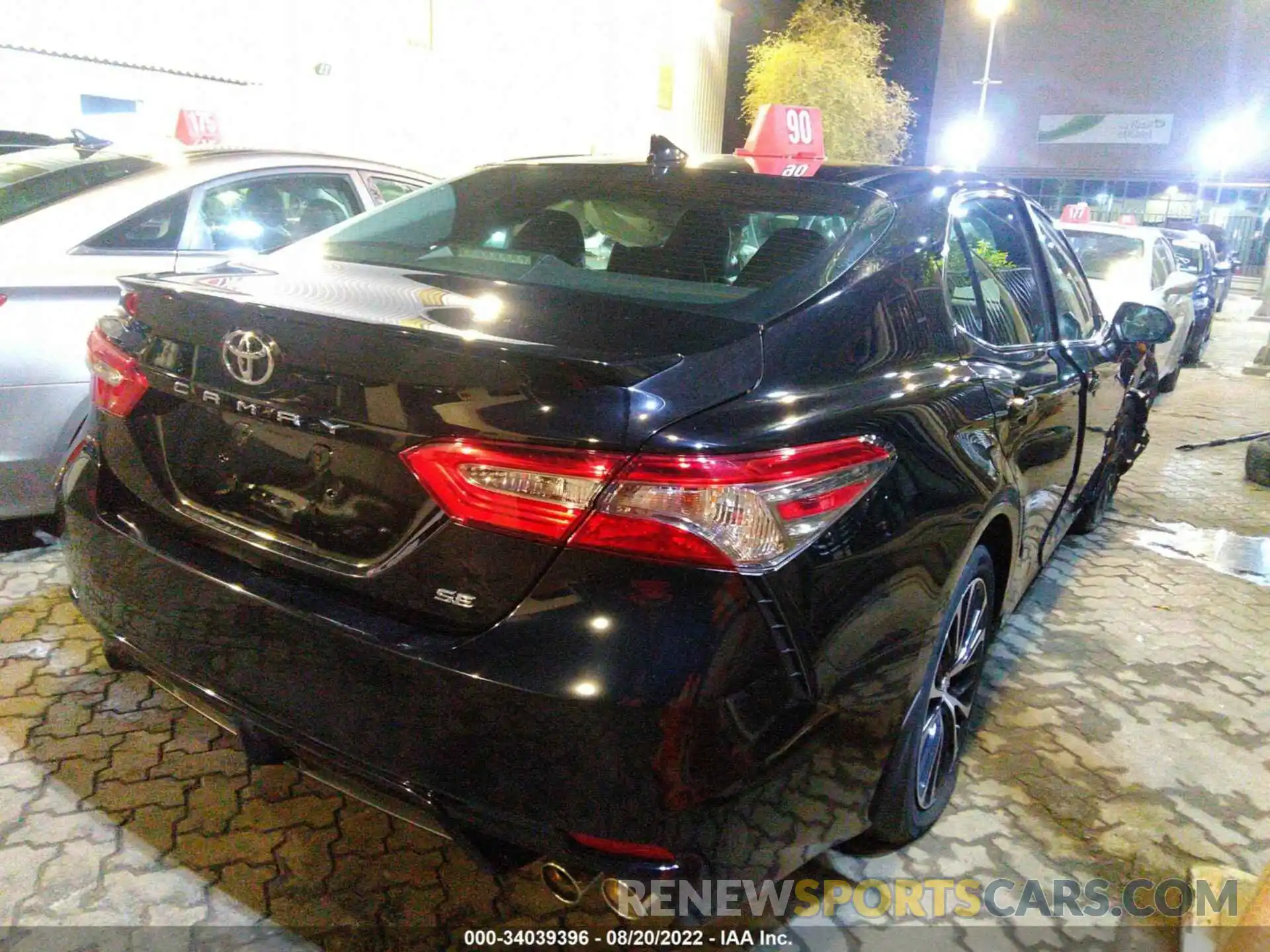 4 Photograph of a damaged car 001B11HKXKU685469 TOYOTA CAMRY 2019